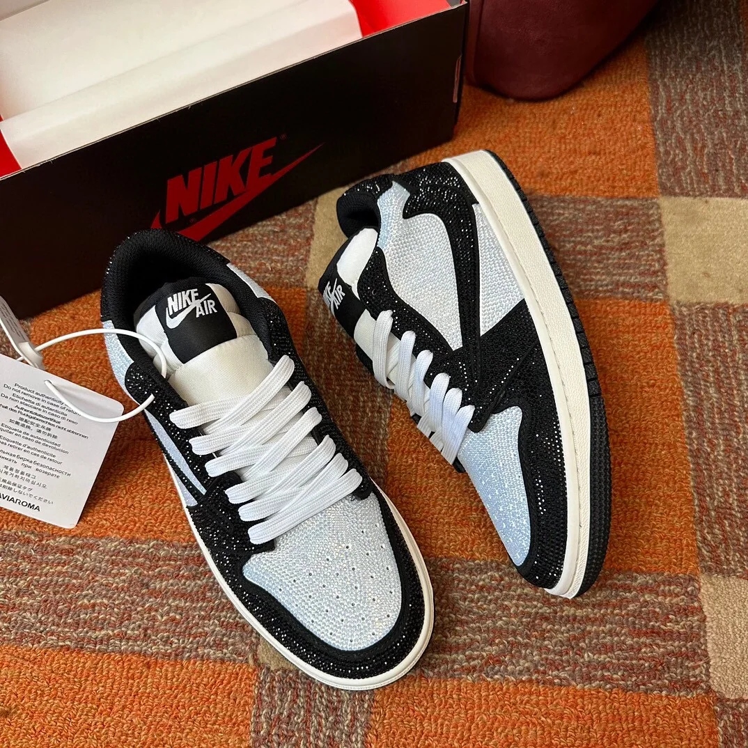 나이키조던 다이아몬드 장식 에어 조던 1 미드 신발 상세 이미지 5