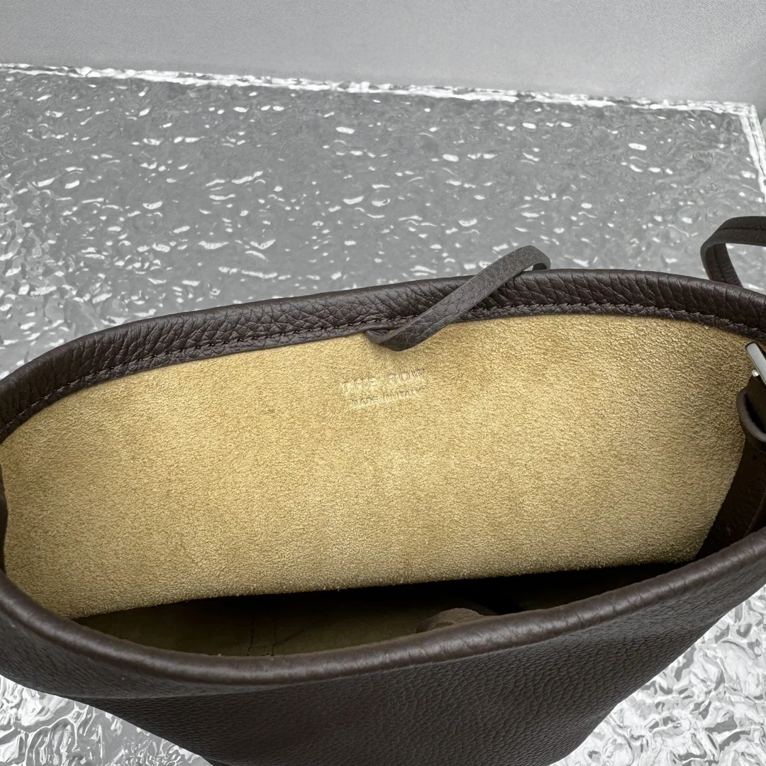 더로우 N/S 파크 다크브라운 버킷백 상세 이미지 9