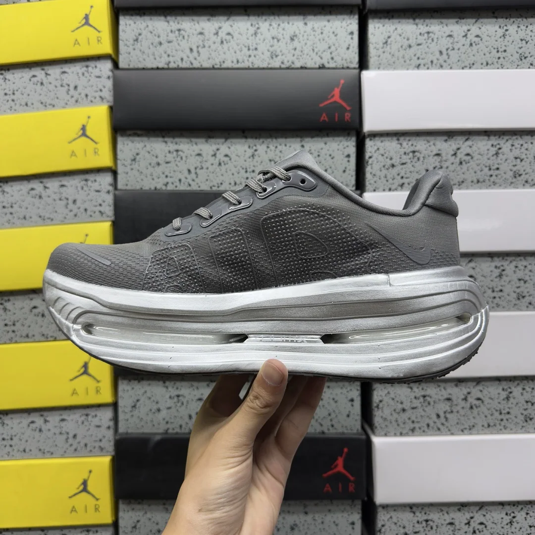나이키 [5A] 보메로 프리미엄 IR1988-084 201741 Nike Vomero Premium Isamaya Run Forever 상세 이미지 6
