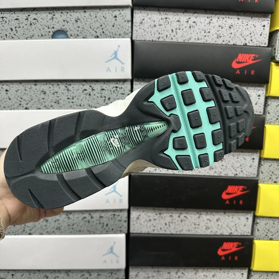 나이키 [WE] 에어 맥스 95 OG IU2636-300 201782 Nike Air Max 95 OG Big Bubble Greedy 상세 이미지 6