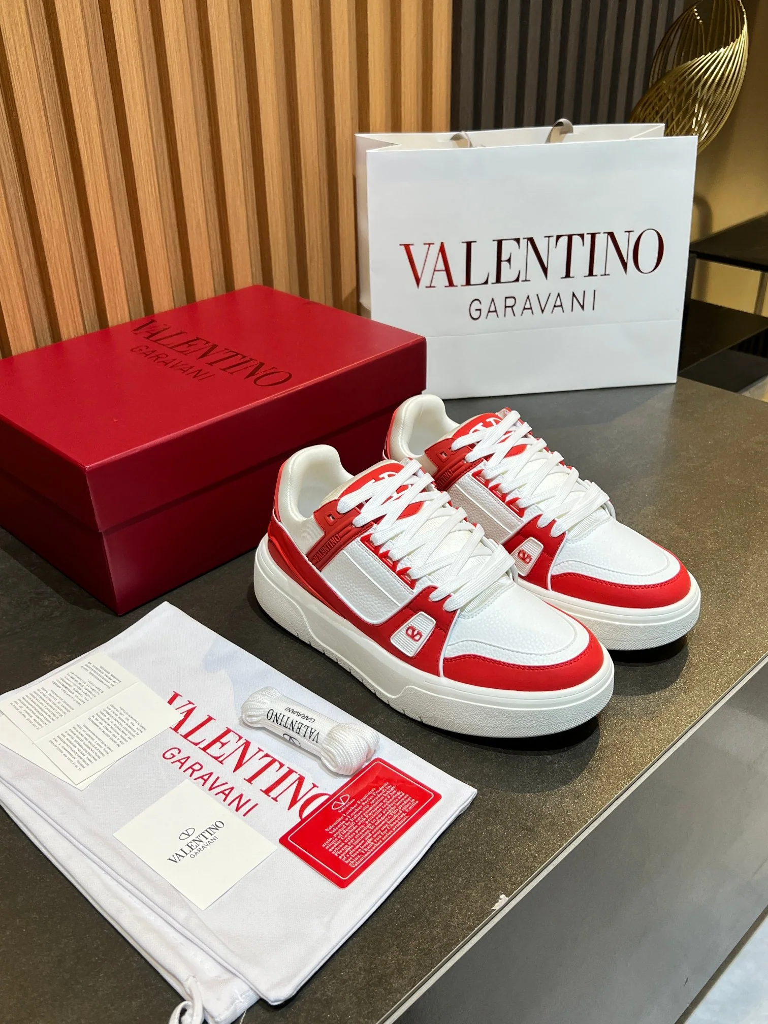 발렌티노 VLTN 커플 슈즈 상세 이미지 2