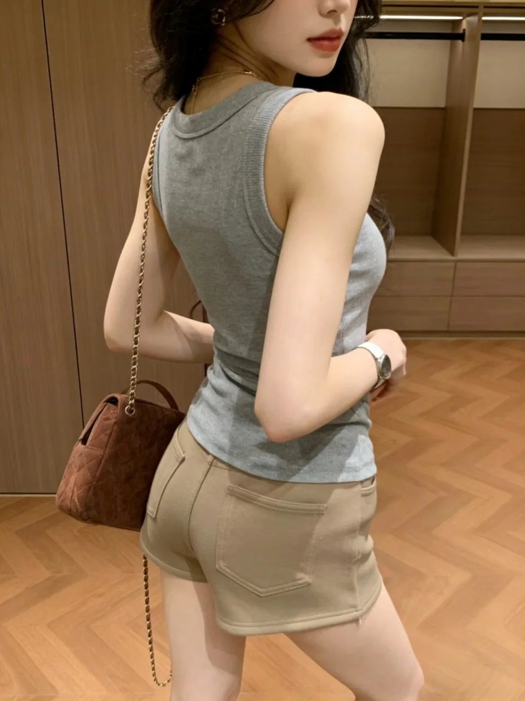 로에베 아나그램 자수 U넥 리브 반팔 니트 상세 이미지 8