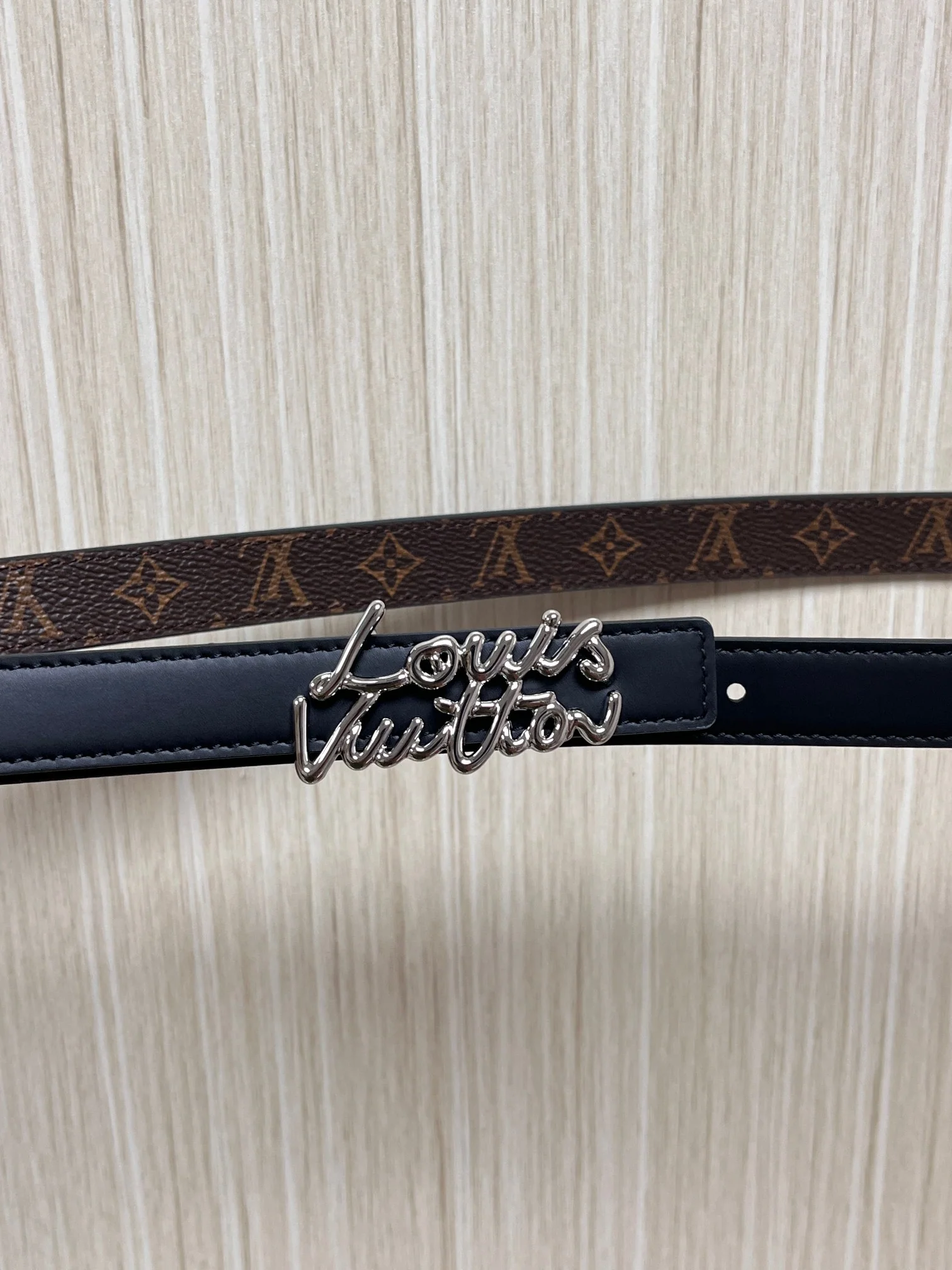 루이비통 도핀 리버시블 카프스킨 벨트 상세 이미지 7
