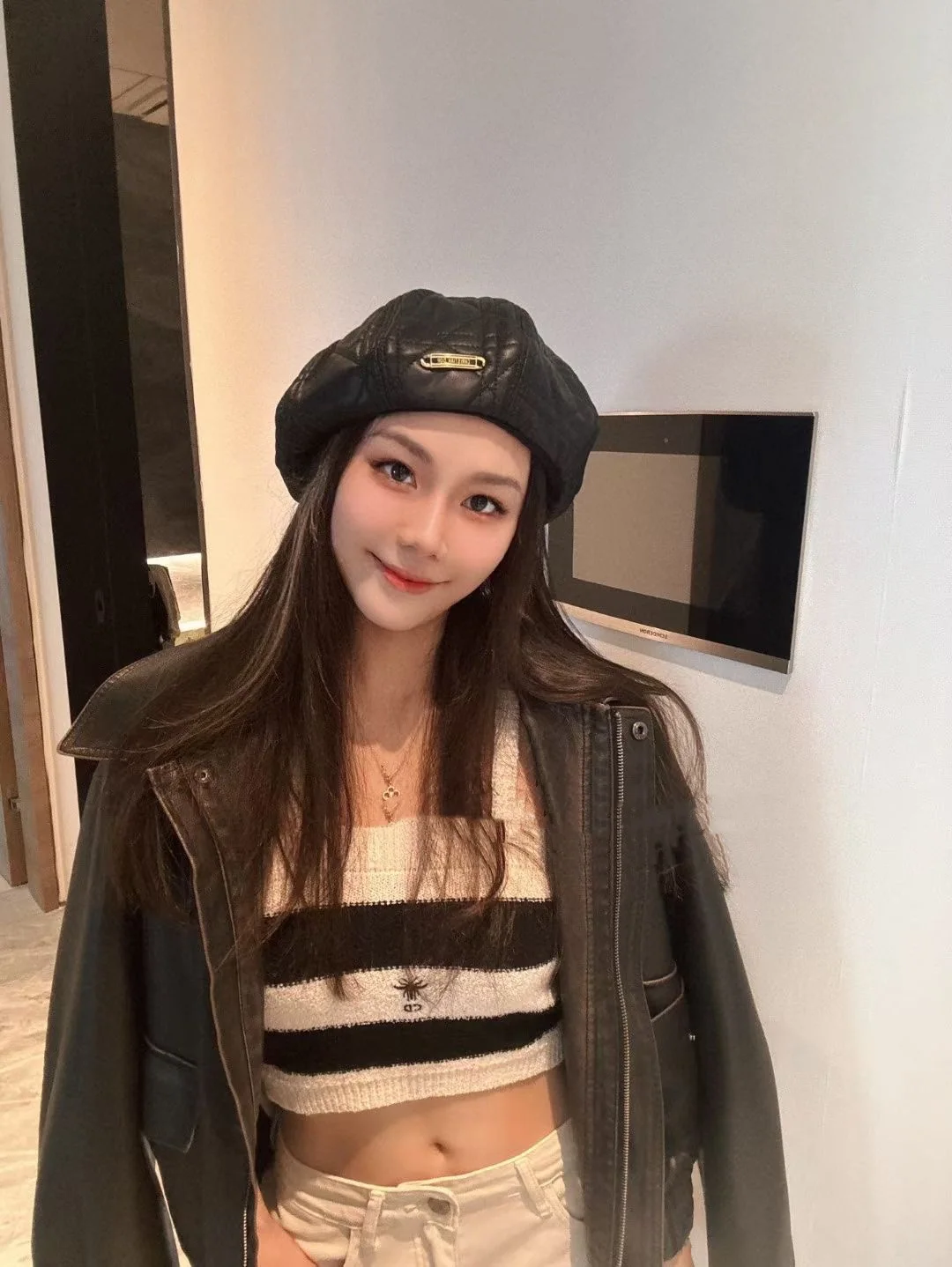 디올 가죽 베레모 모자 상세 이미지 1