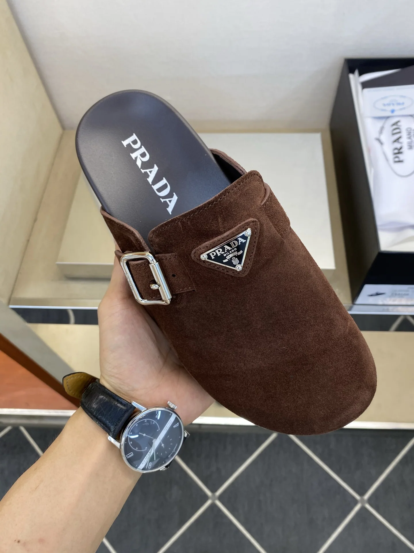 프라다 가죽 남성 뮬 상세 이미지 5
