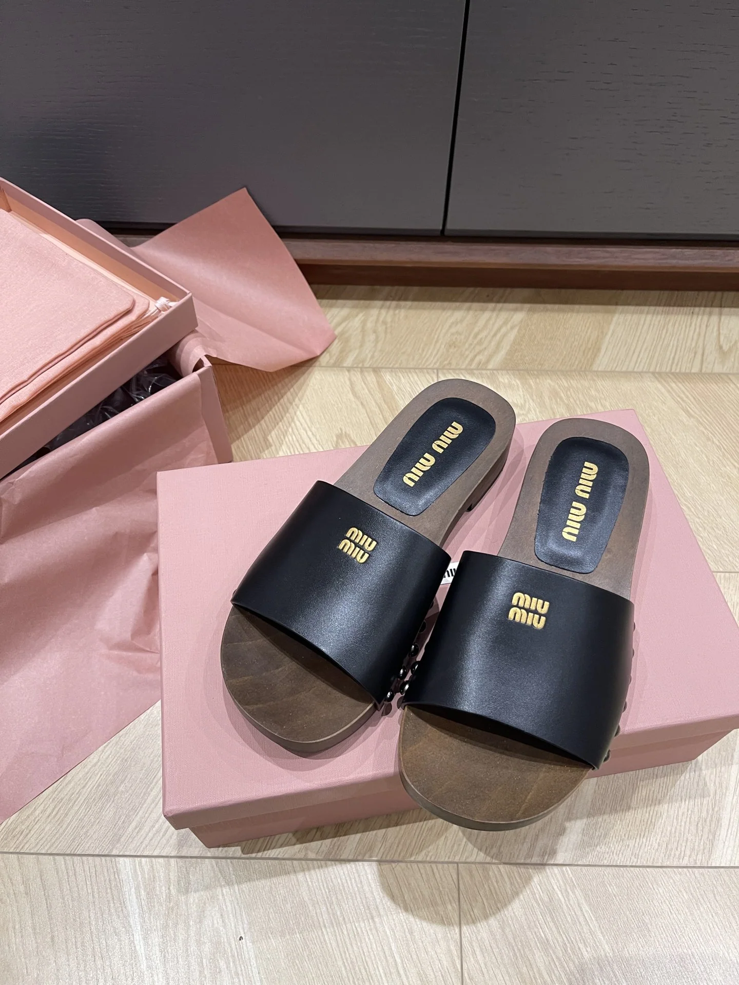 미우미우 나무 클로그 샌들 상세 이미지 1