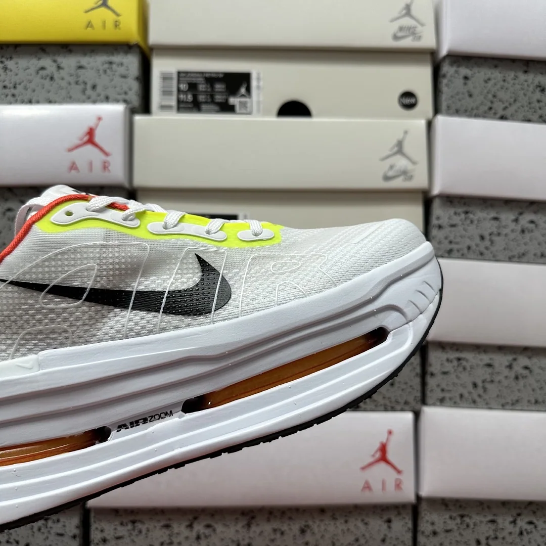 나이키 [5A] 보메로 프리미엄 화이트 옐로우 HQ2050-140 201641 Nike Vomero Premium 상세 이미지 4