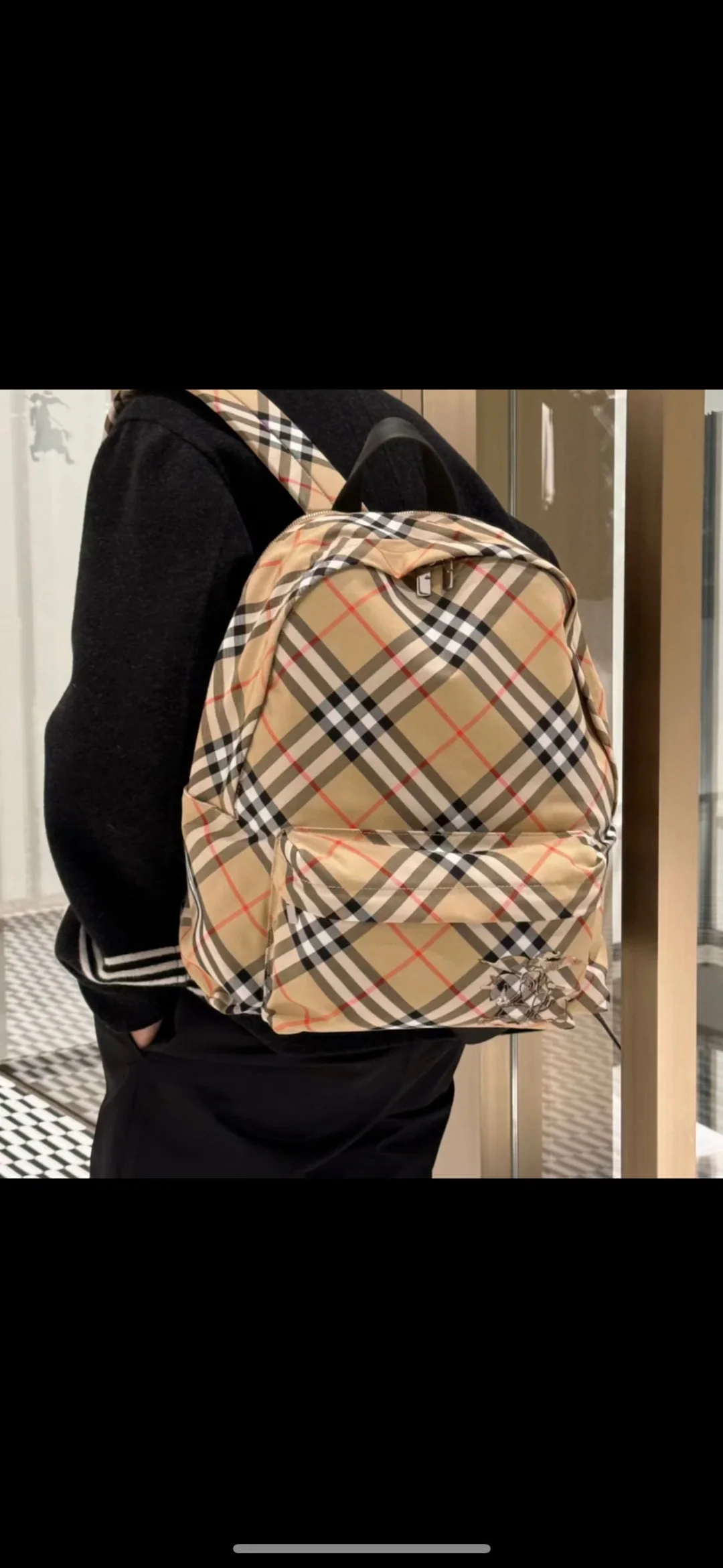 버버리 대형 백팩 상세 이미지 8