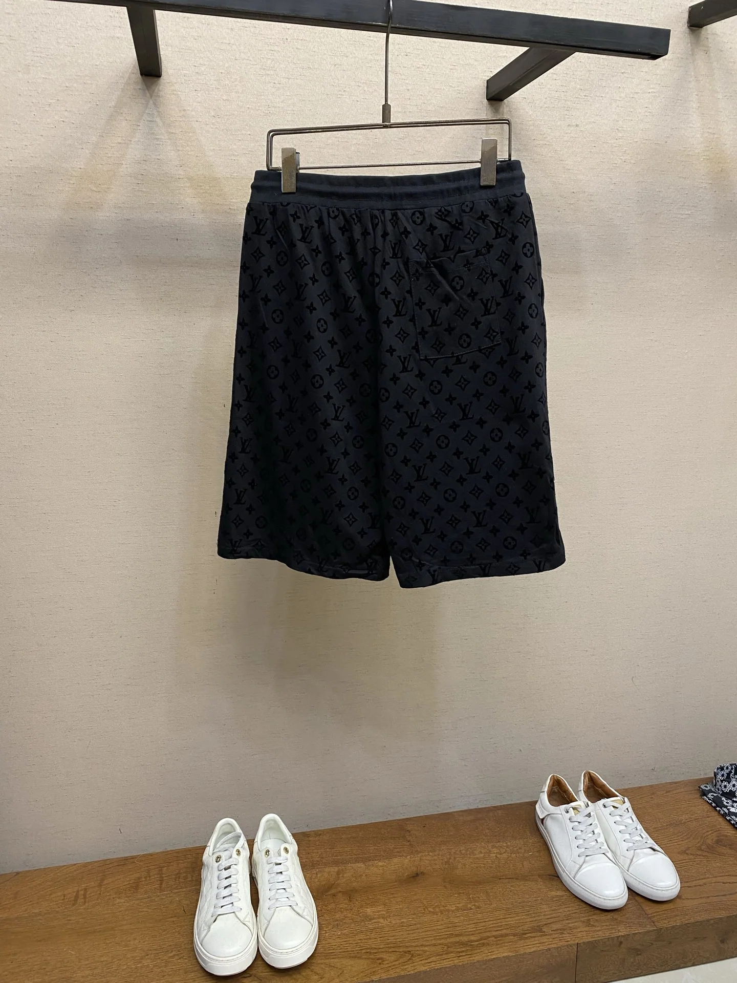 루이비통 플로키 모노그램 반바지 상세 이미지 3