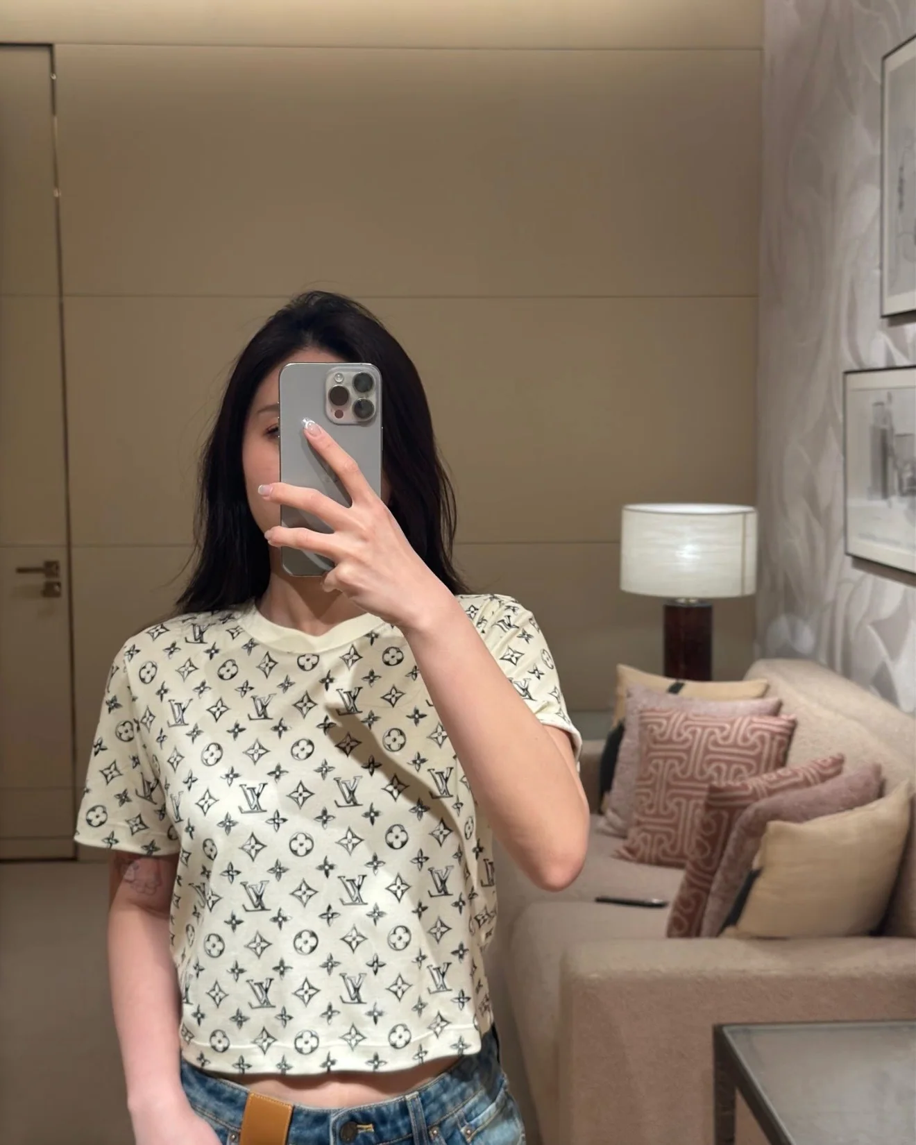 루이비통 클래식 핏 여성 반팔 티셔츠 상세 이미지 1