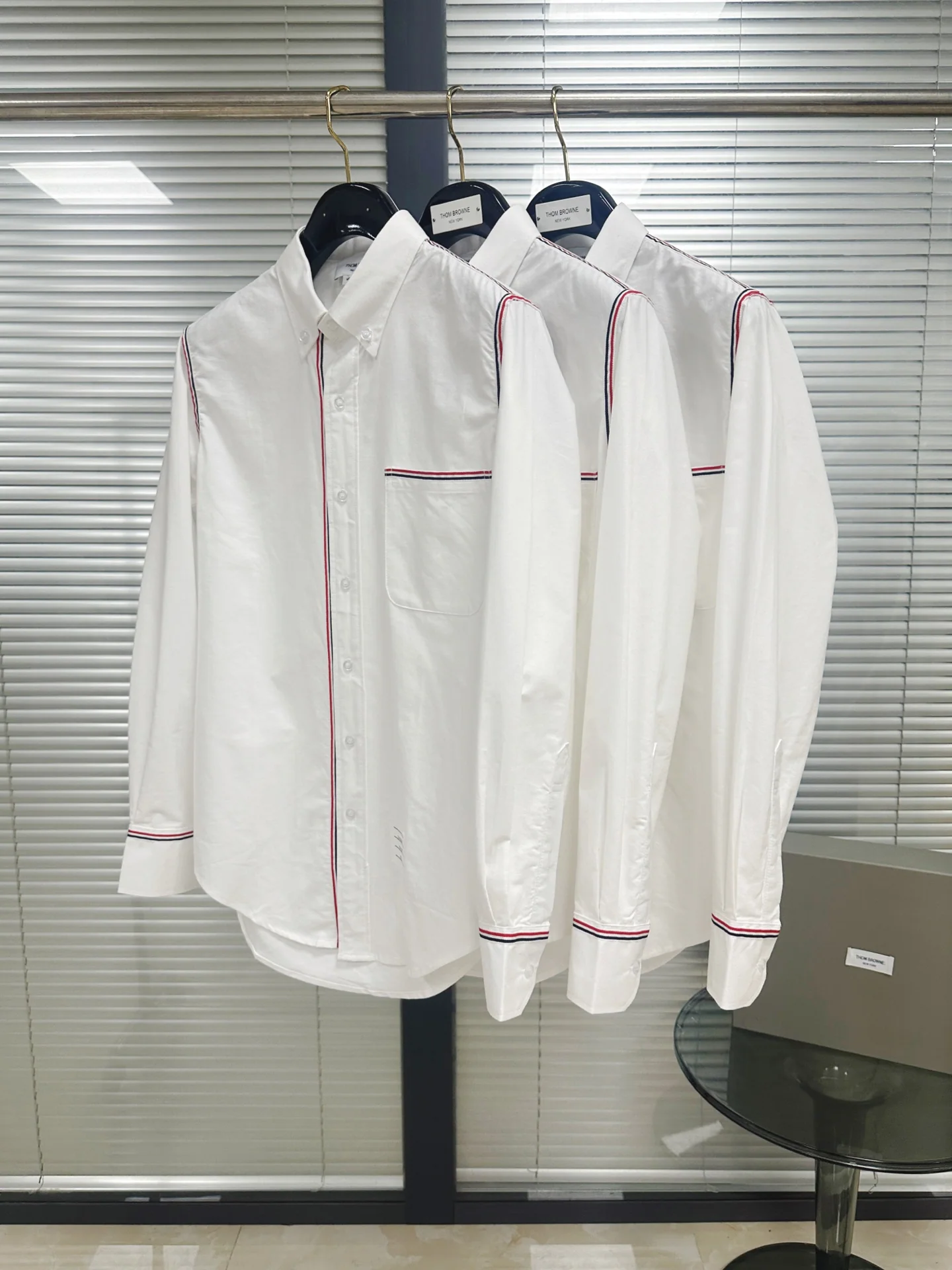 톰브라운 리본 장식 긴팔 셔츠 상세 이미지 5