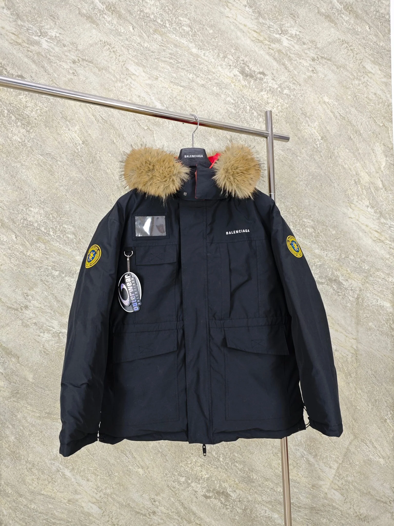 발렌시아가 25 FW 맨체스터 유나이티드 자수 리버시블 남성 패딩 코트 25FW