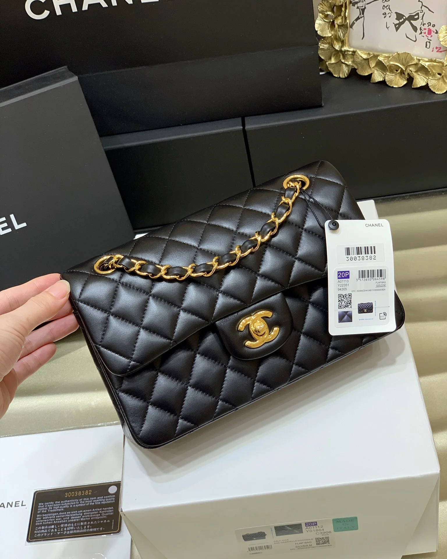 샤넬 클래식 플랩 램스킨 스몰 가방 A92993 상세 이미지 2