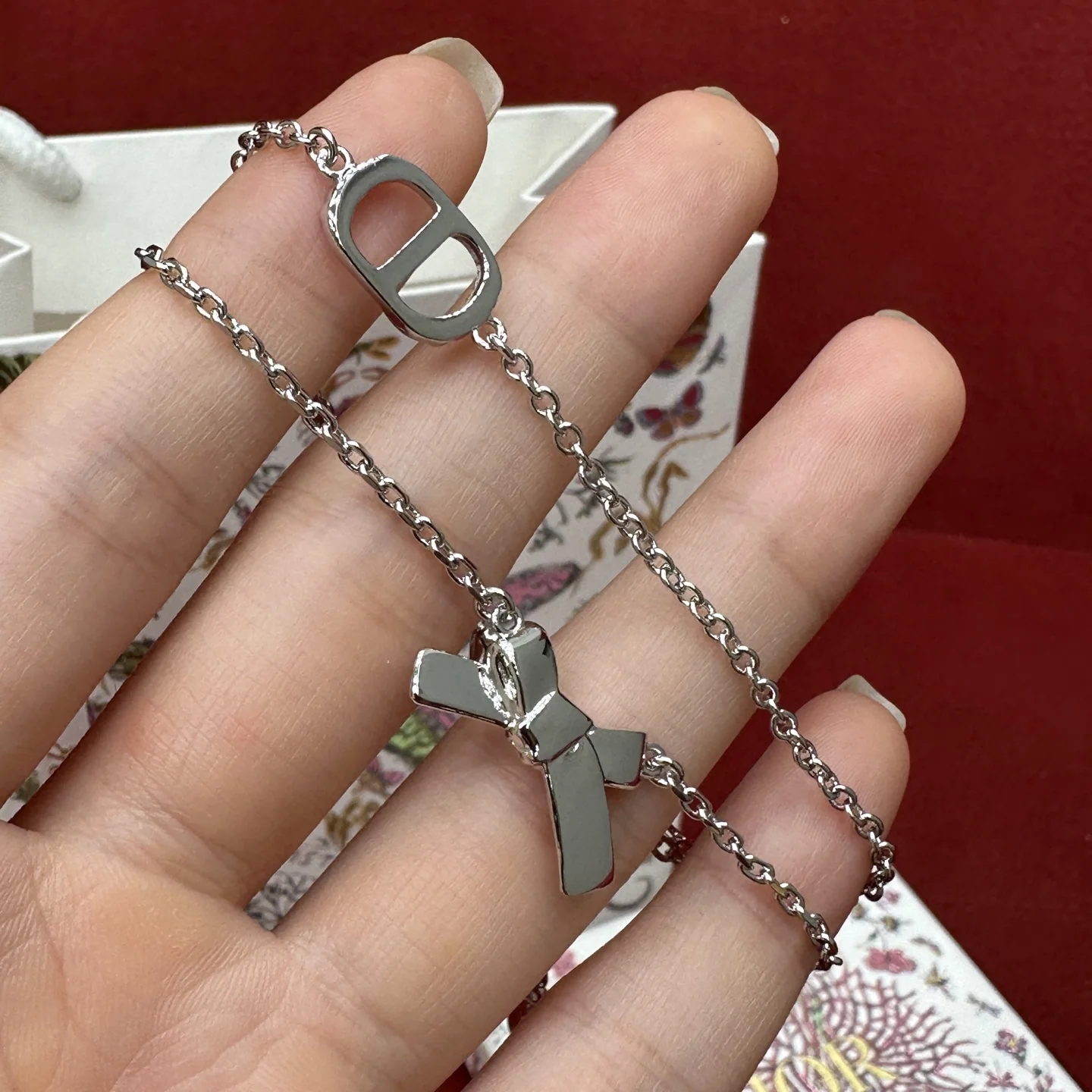 디올 브러시드 리본 더블 레이어 팔찌 상세 이미지 5