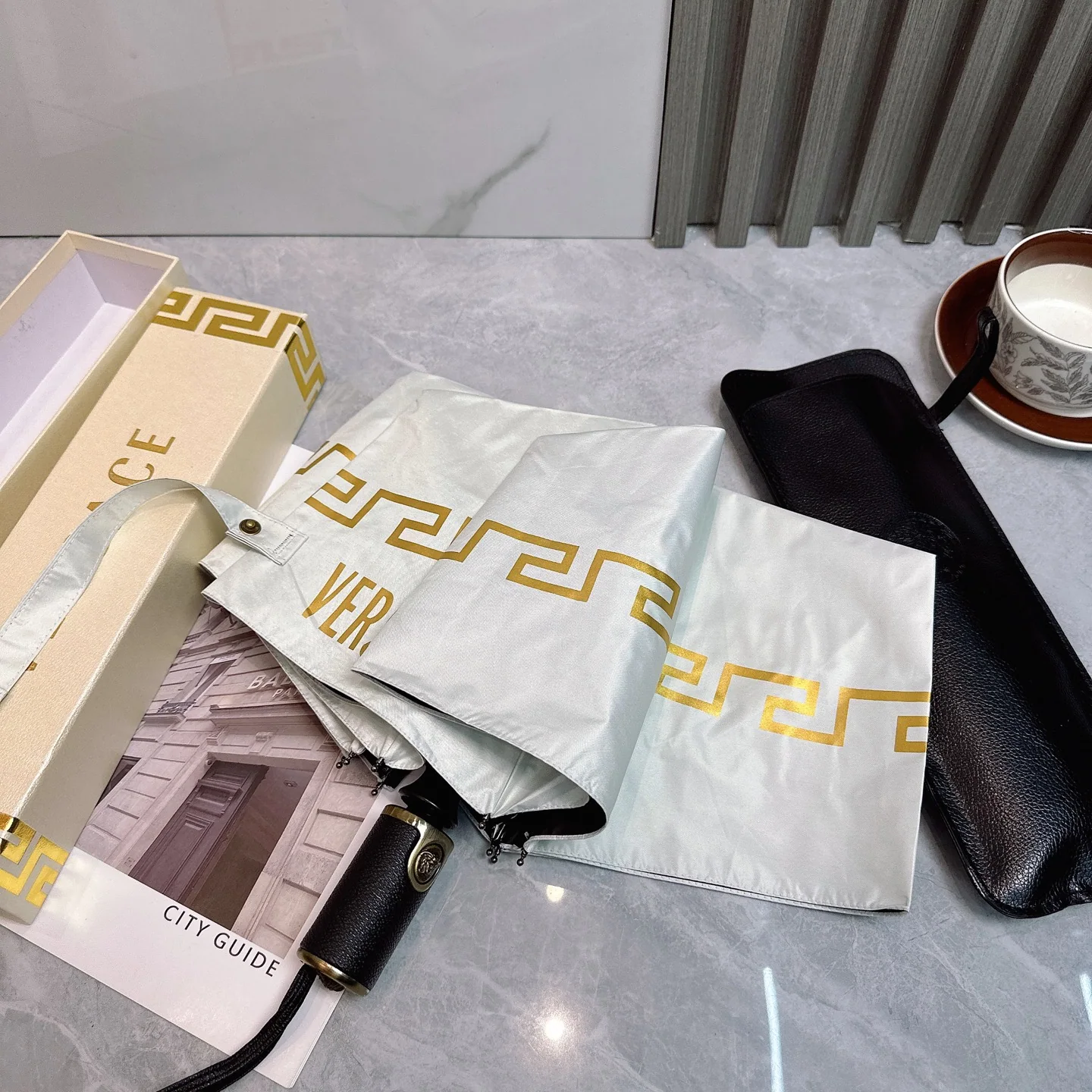 베르사체 전자동 접이식 우산 상세 이미지 3