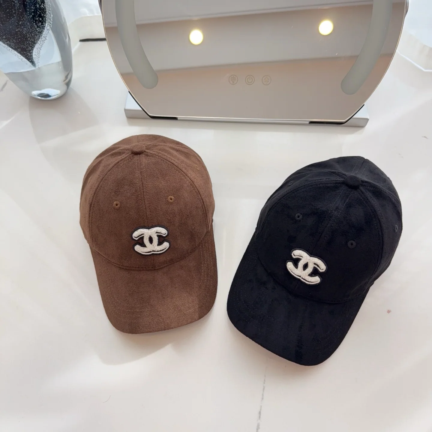 샤넬 벨벳 베이스볼 모자 상세 이미지 1