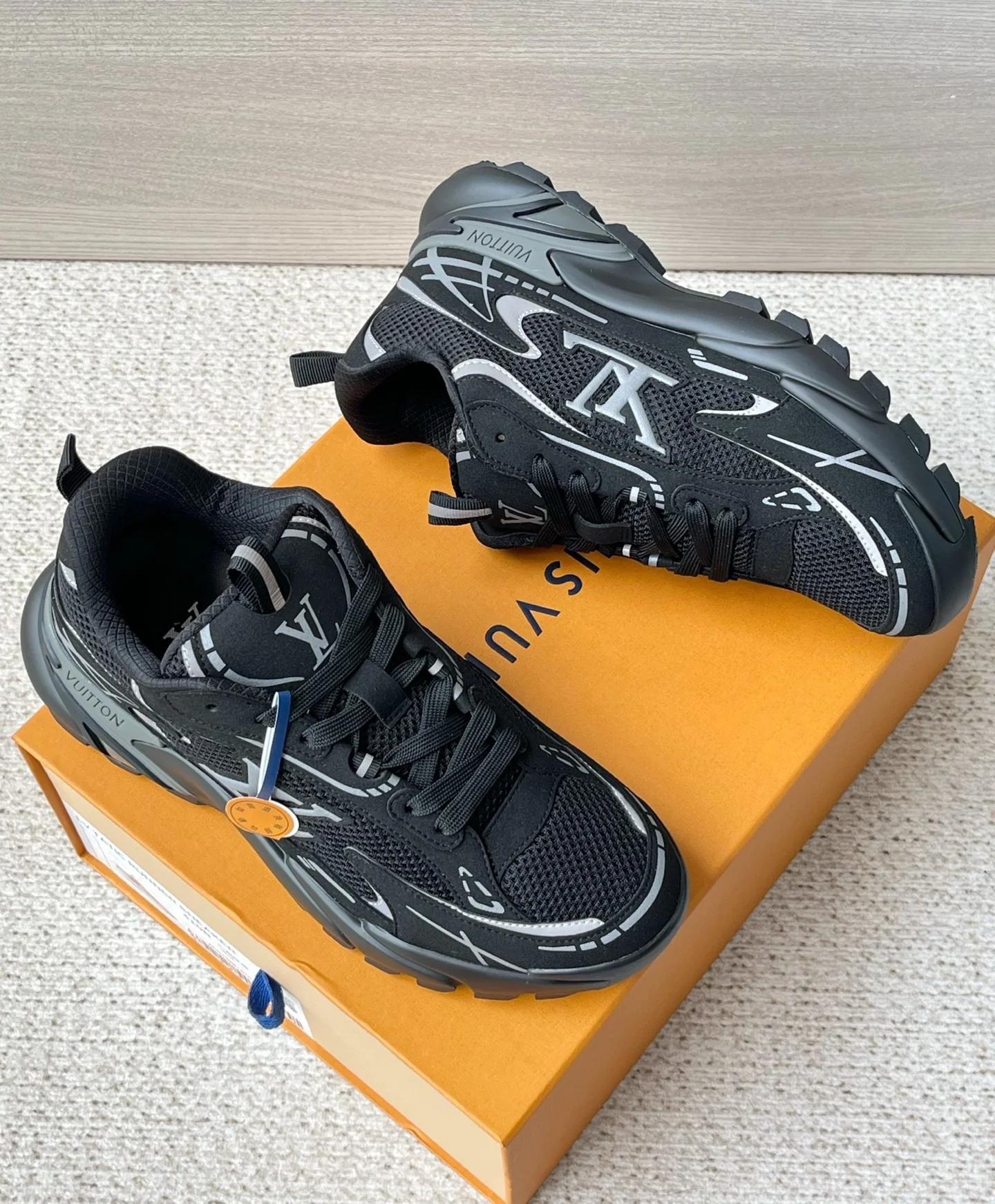 루이비통 LV Tatic Runner 남성 러닝화 상세 이미지 2