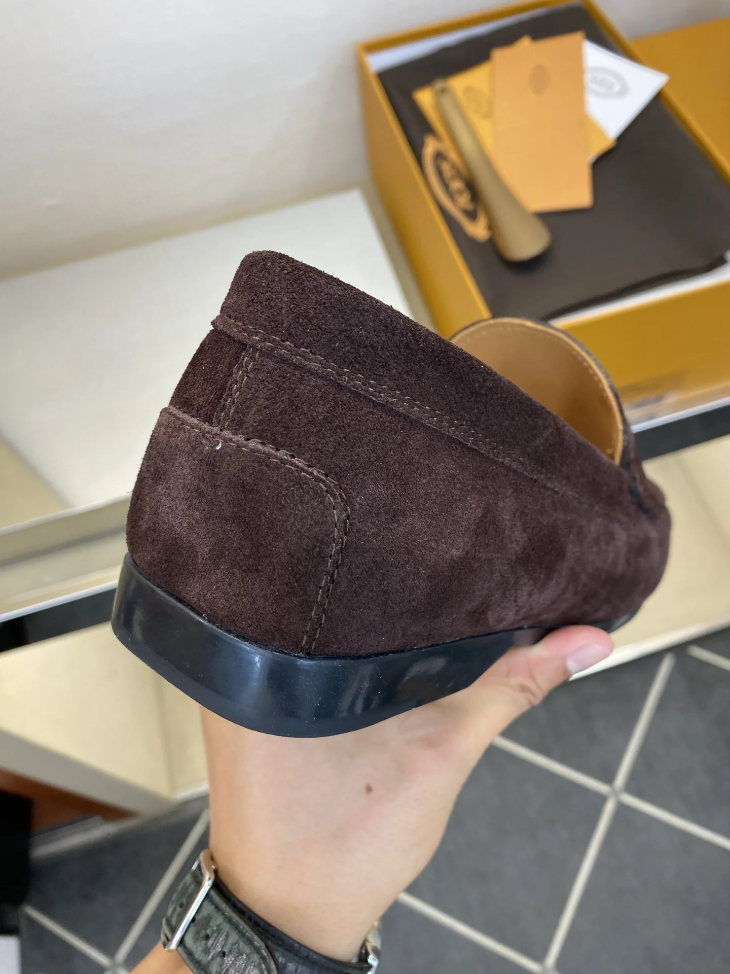 토즈 스웨이드 송아지가죽 클래식 로퍼 상세 이미지 8