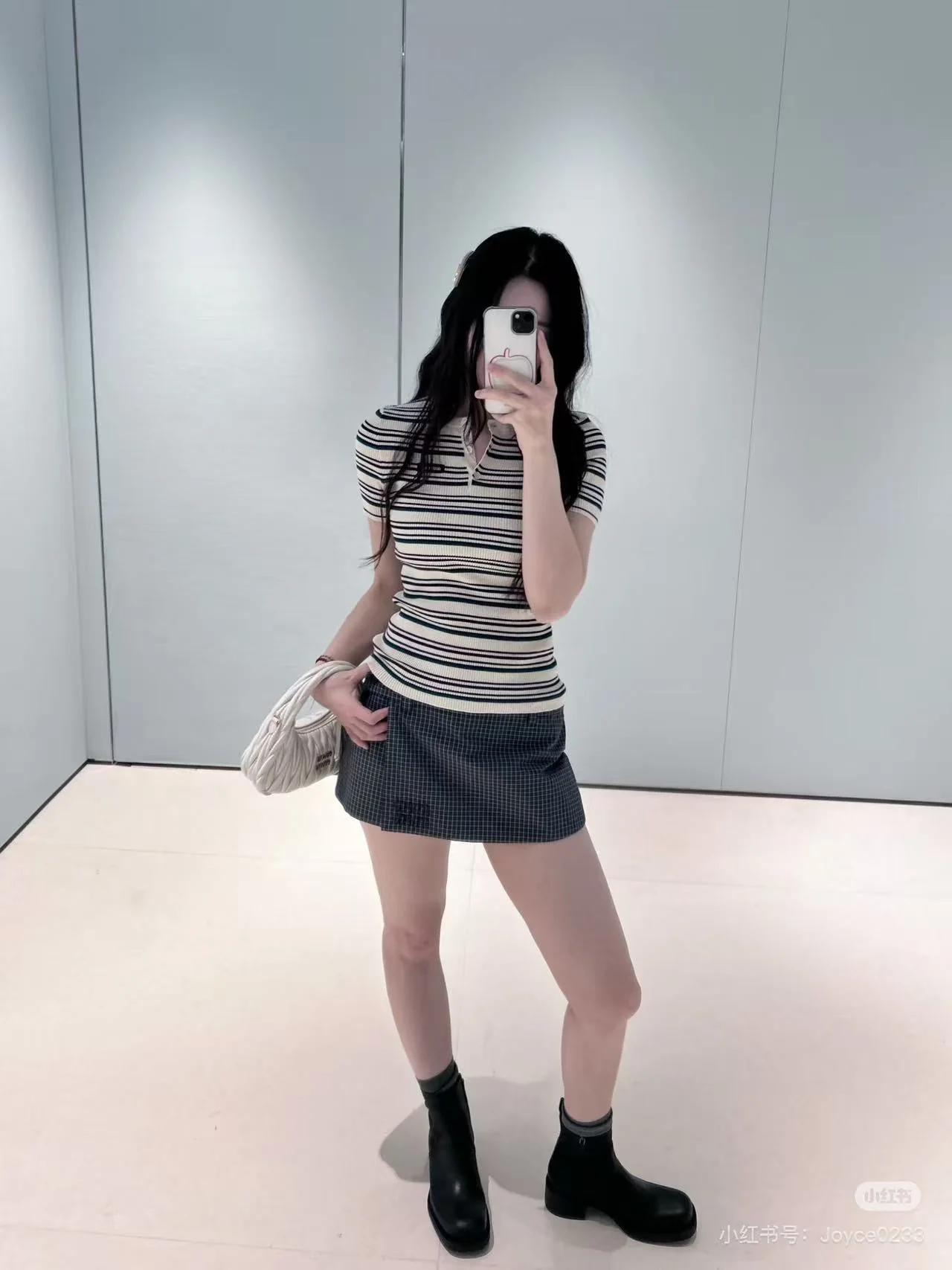 미우미우 슬림핏 캐시미어 반팔 티셔츠 26 SS 상세 이미지 4