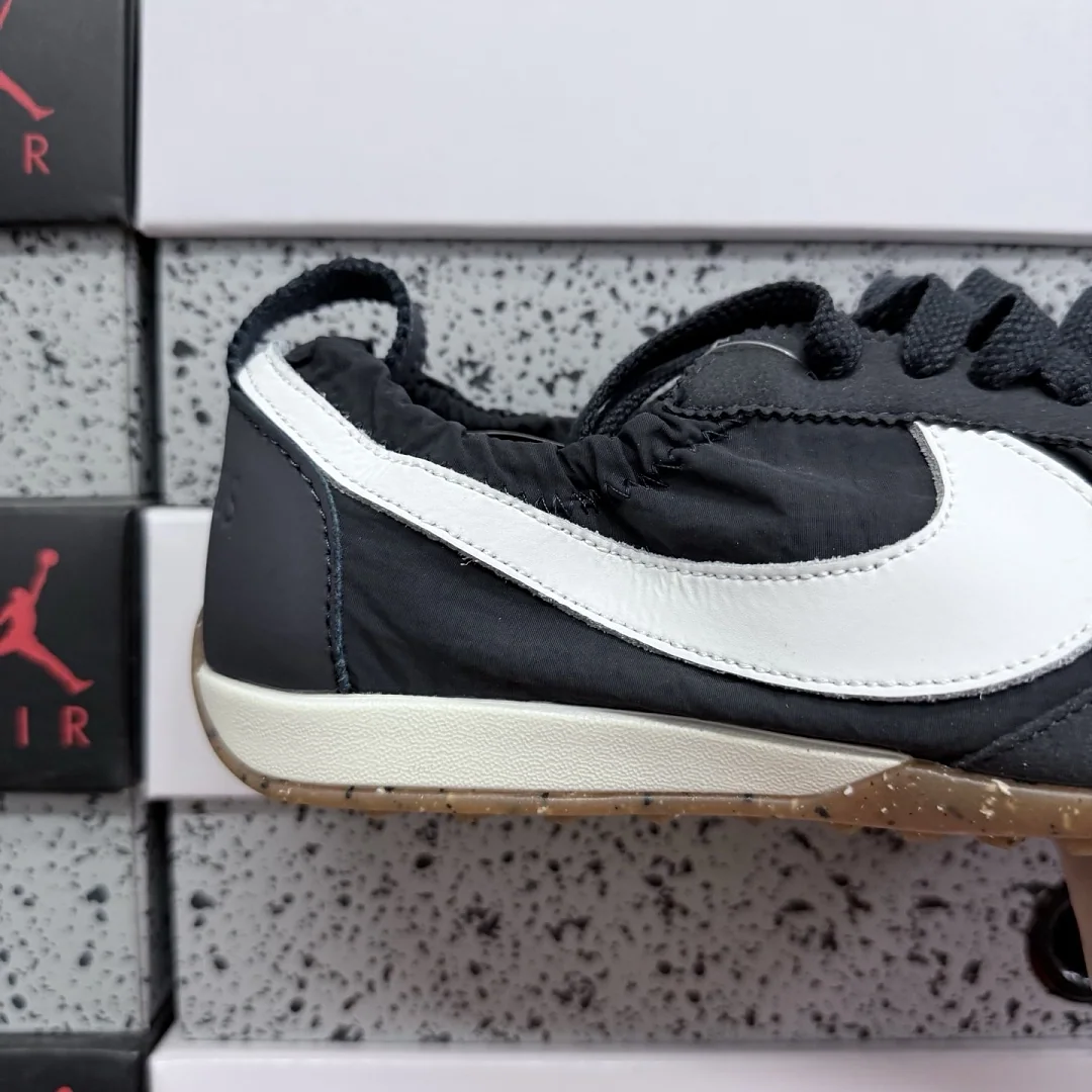 나이키 [GOD] HV8547-001 201599 Nike Moon Shoe SP Jacquemus Off Noir 상세 이미지 7