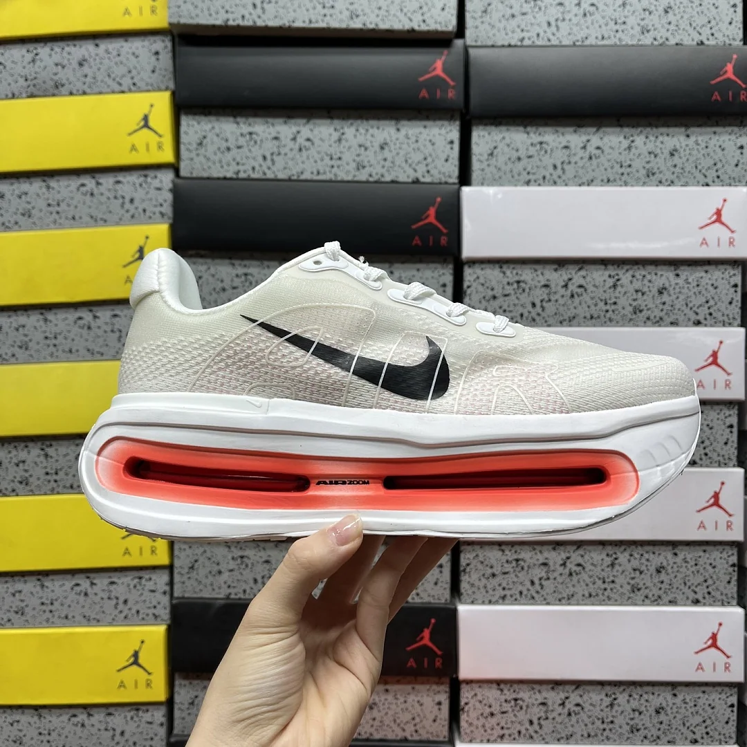 나이키 [CG] 보메로 프리미엄 HQ2050-103 201983 Nike Vomero Premium White Bright Crimson 상세 이미지 4