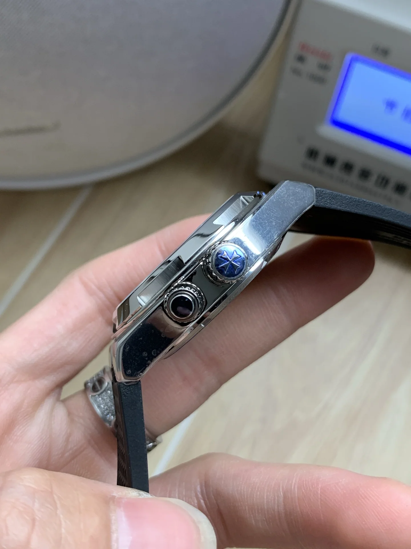 바쉐론콘스탄틴 오버시즈 멀티펑션 시계 42MM7920 V 상세 이미지 3