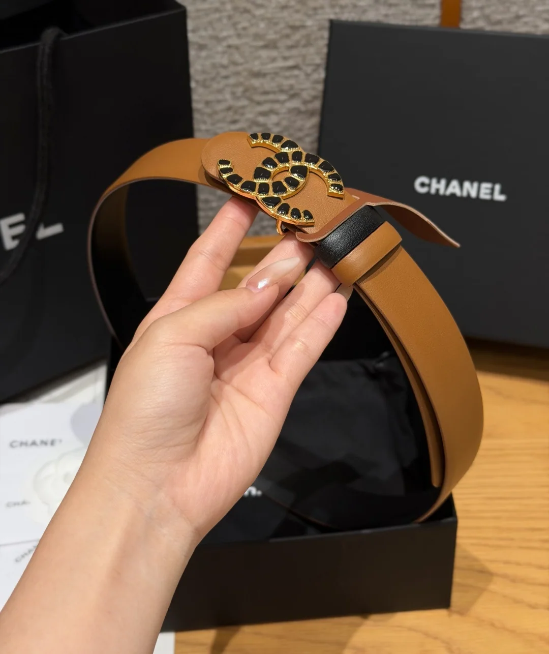샤넬 리버시블 카프스킨 버클 벨트 상세 이미지 4