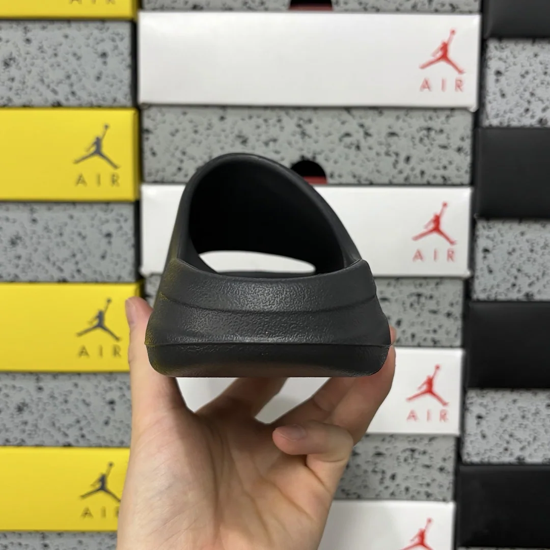 아디다스 [LW] 이지 슬라이드 HQ6448 200616 Adidas Yeezy Slide Onyx 상세 이미지 9