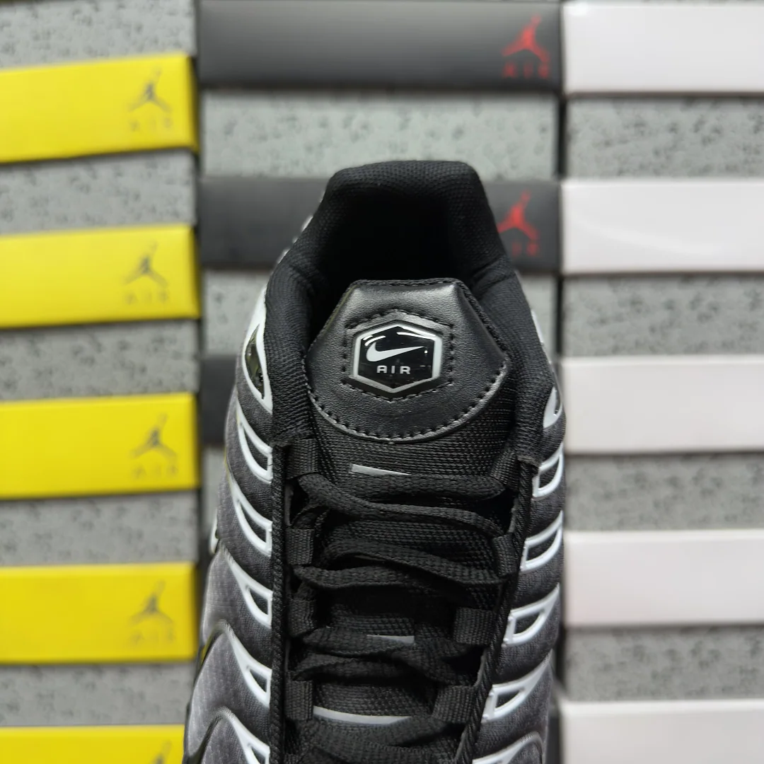 나이키 [BD] 에어 맥스 플러스 DM0032-003 201855 Nike Air Max Plus Black Silver White 상세 이미지 5