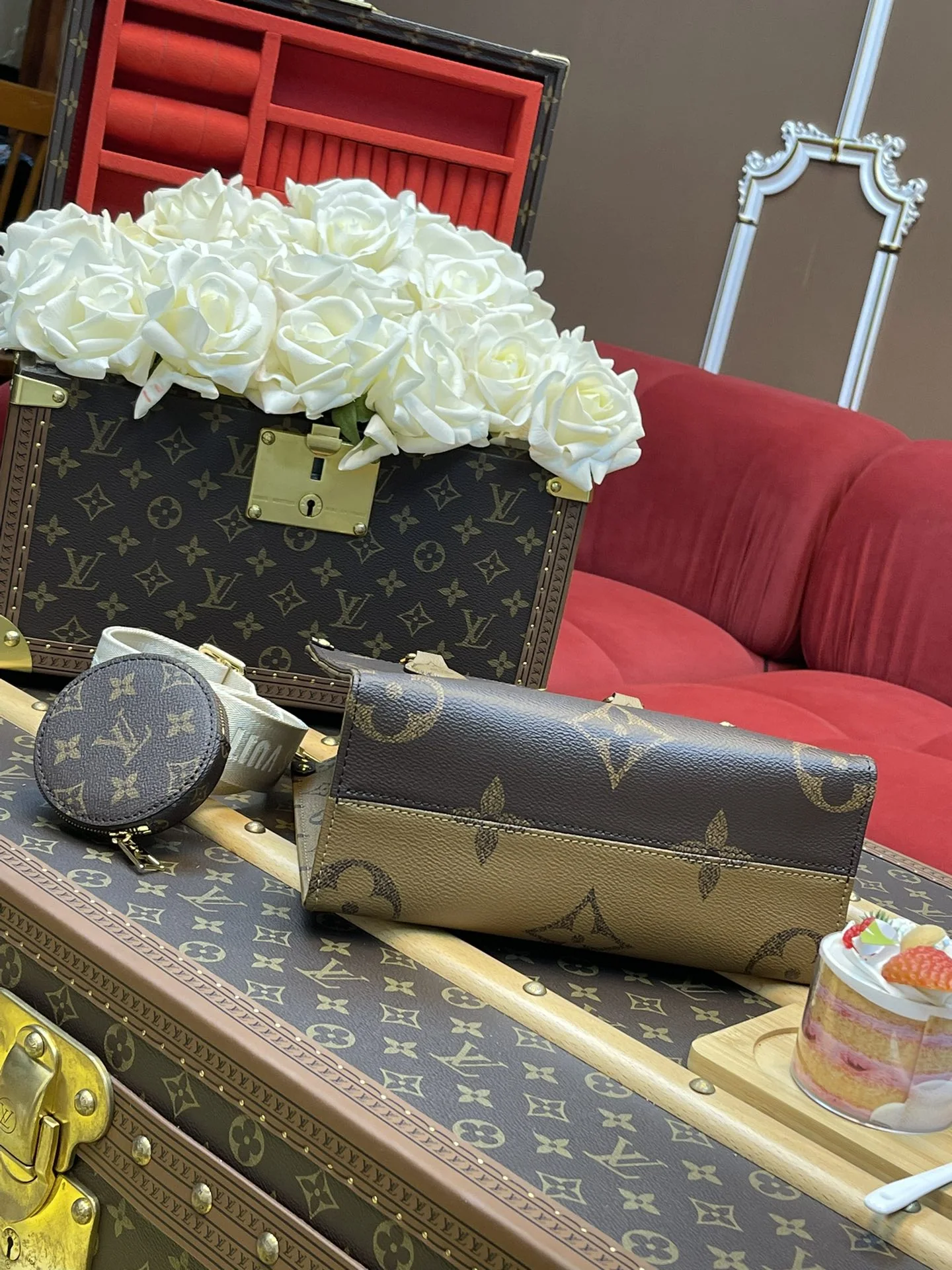루이비통 온더고 스몰 가방 M46373 상세 이미지 8