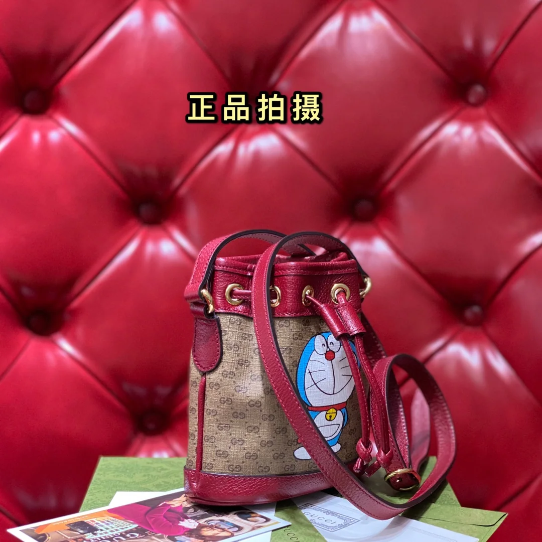 구찌 도라에몽 콜라보레이션 미니 숄더백 상세 이미지 2