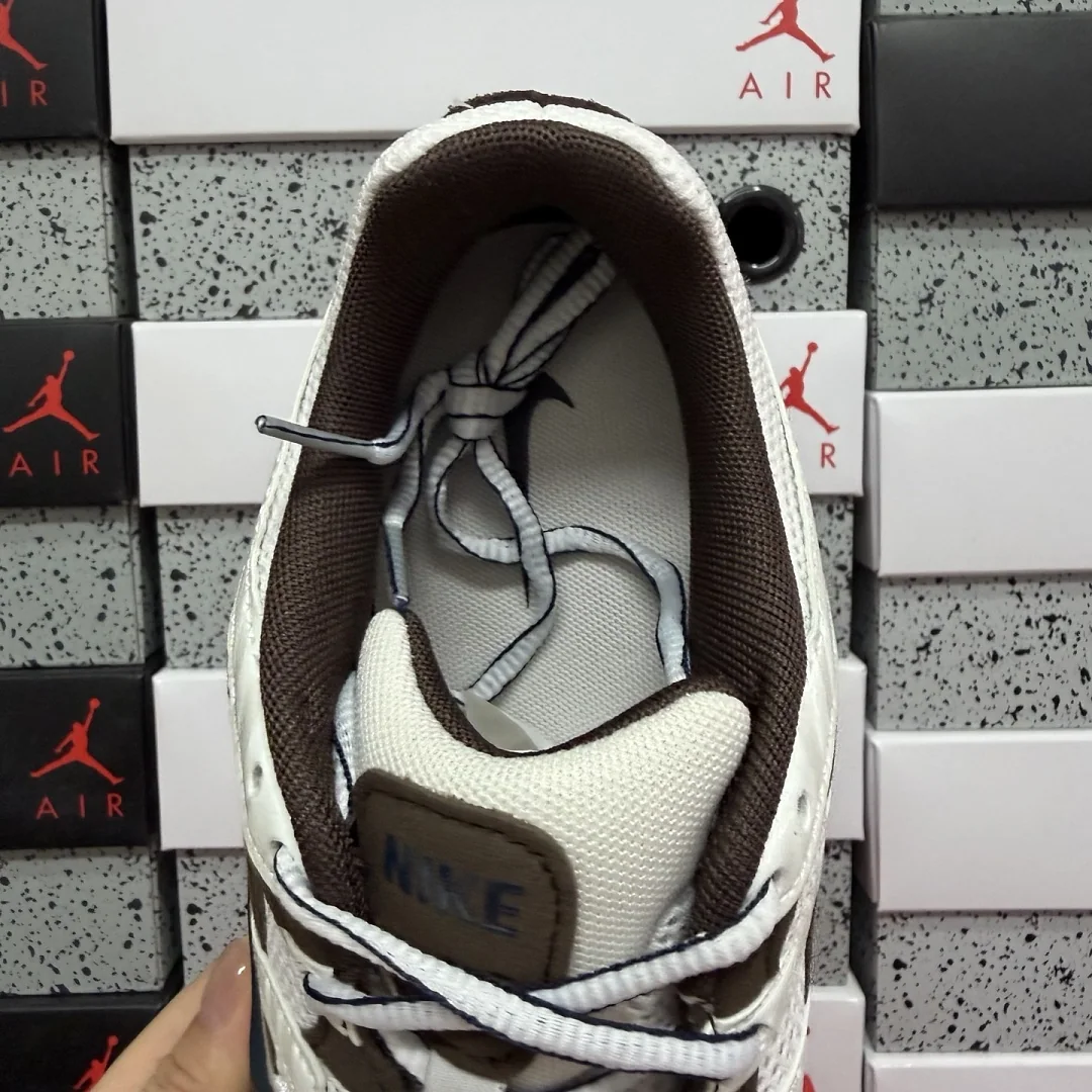 나이키 [CS] P 6000 팬텀 HV8972-001 201538 Nike P-6000 Phantom Baroque Brown Metallic 상세 이미지 8