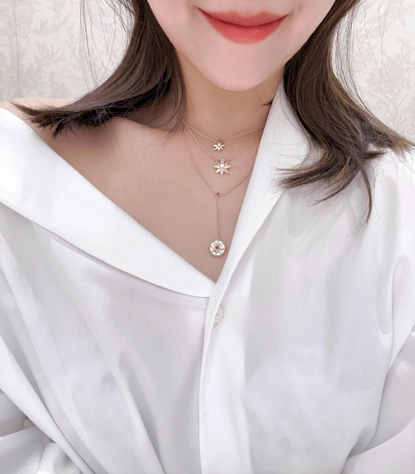 디올 미디엄 팔각별 목걸이 상세 이미지 4