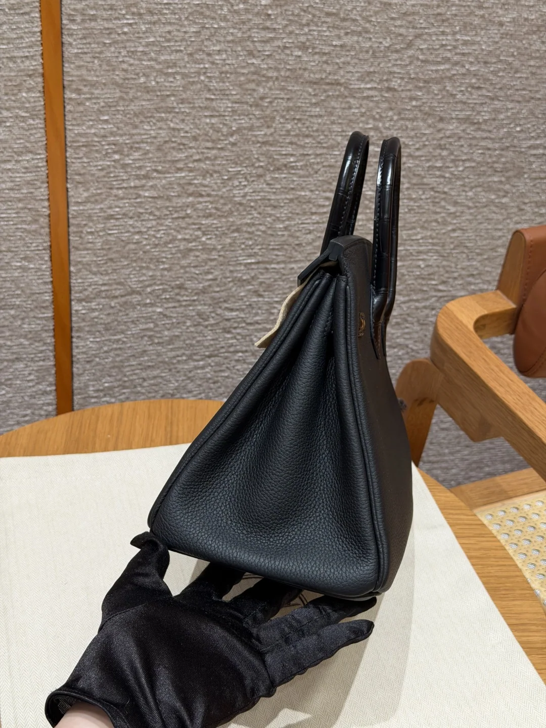 에르메스 버킨 25 블랙 가죽 가방 상세 이미지 4