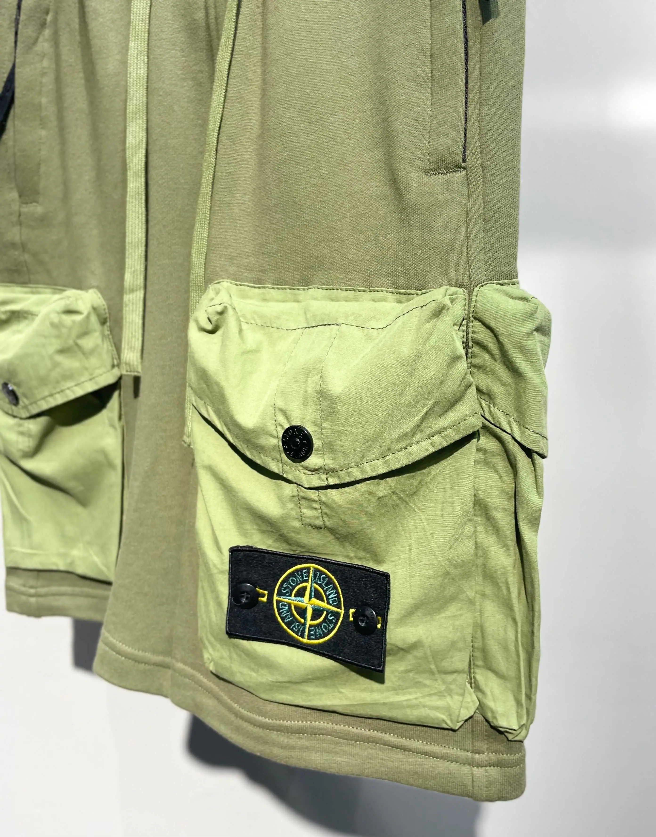 스톤아일랜드 남성 반바지 25SS 51332 Stone Island Shorts 상세 이미지 5