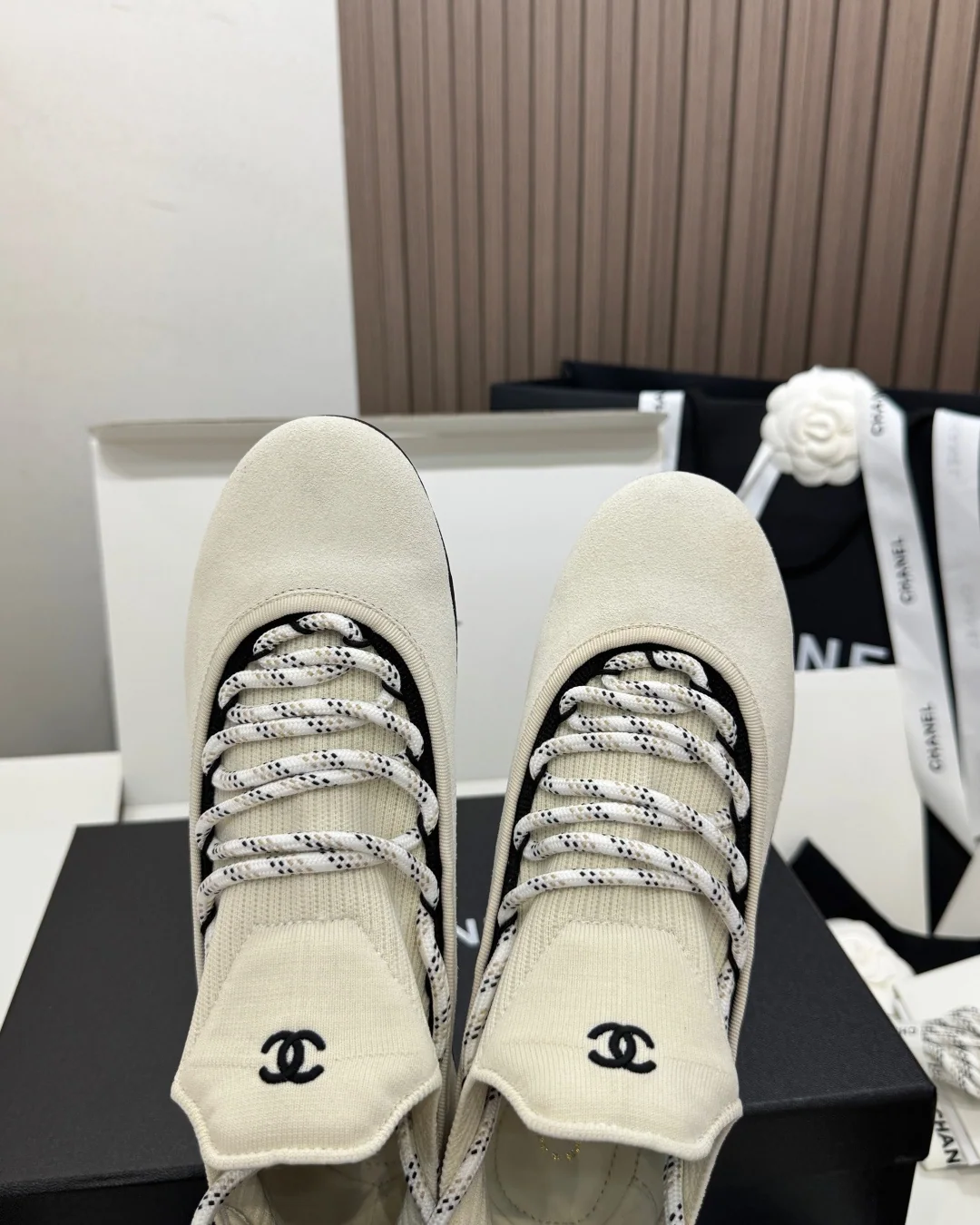 샤넬 메티에다얼 레트로 스니커즈 상세 이미지 7