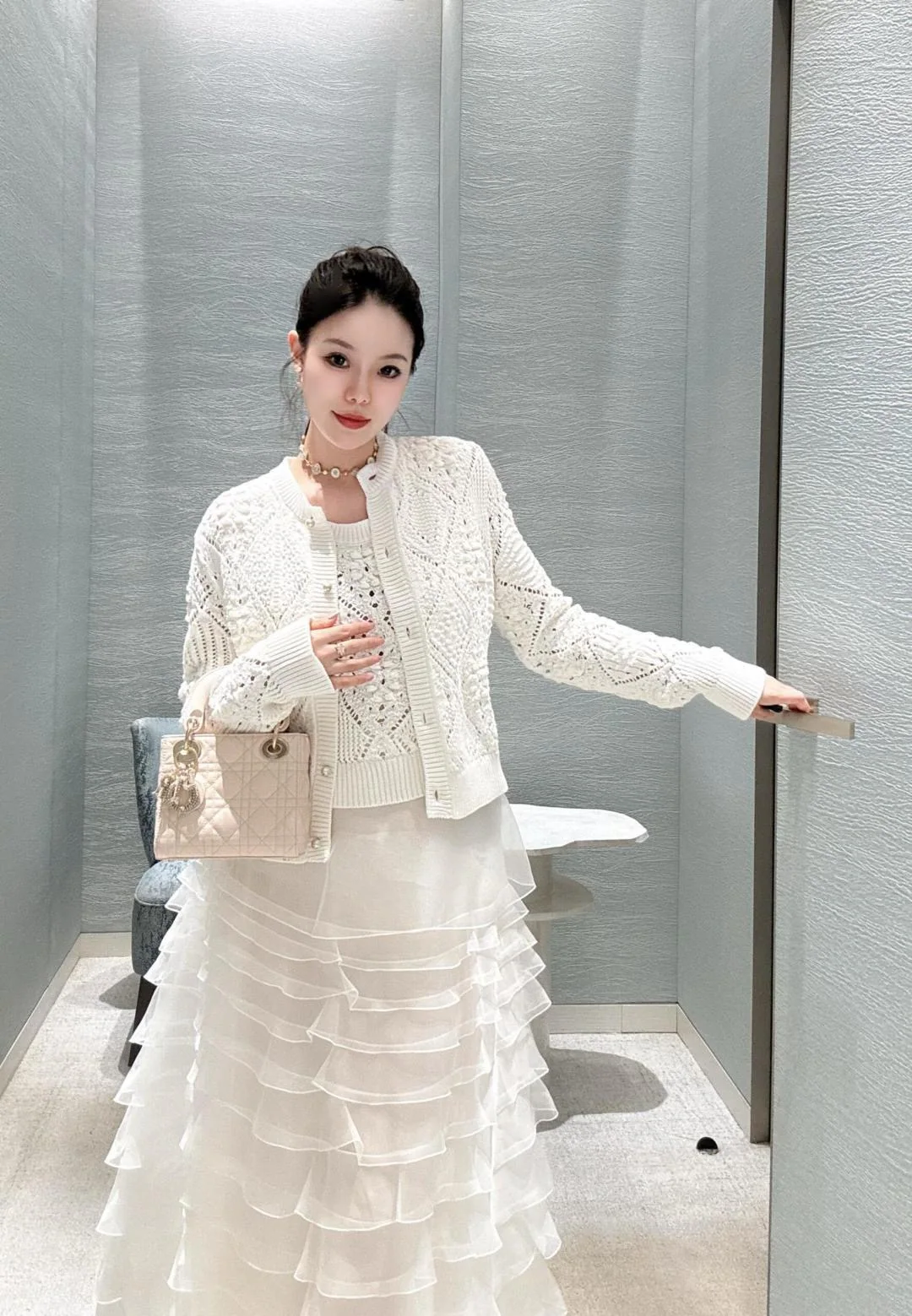 디올 셸 미니어처 목걸이 상세 이미지 4