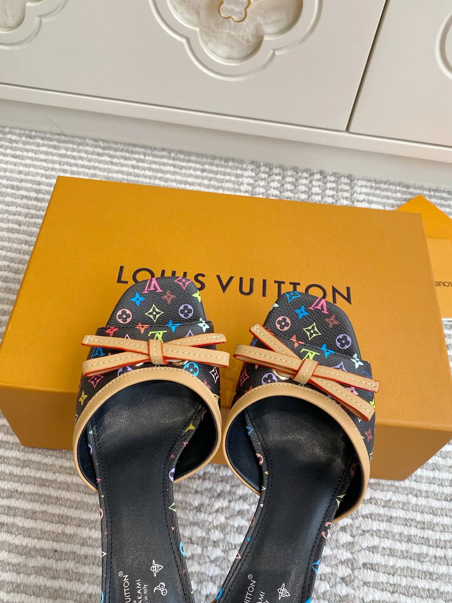 루이비통 LV 키티 힐 뮬 샌들 상세 이미지 6