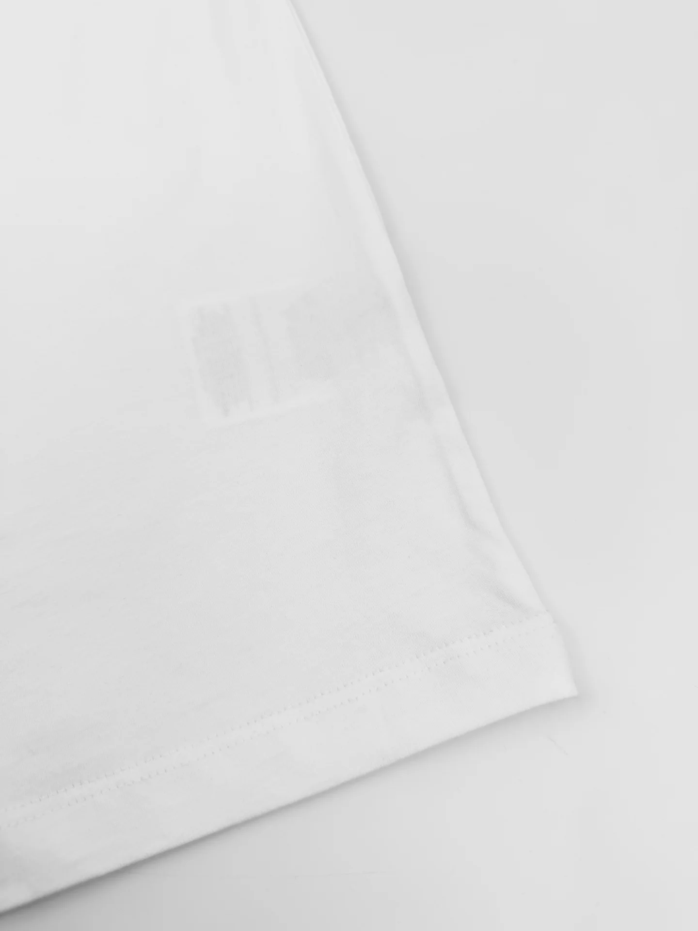 발렌티노 남성 자수 로고 반팔 티셔츠 상세 이미지 7