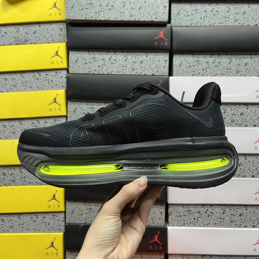 나이키 [CG] 보메로 프리미엄 HQ2050-001 201987 Nike Vomero Premium Black Volt 상세 이미지 9