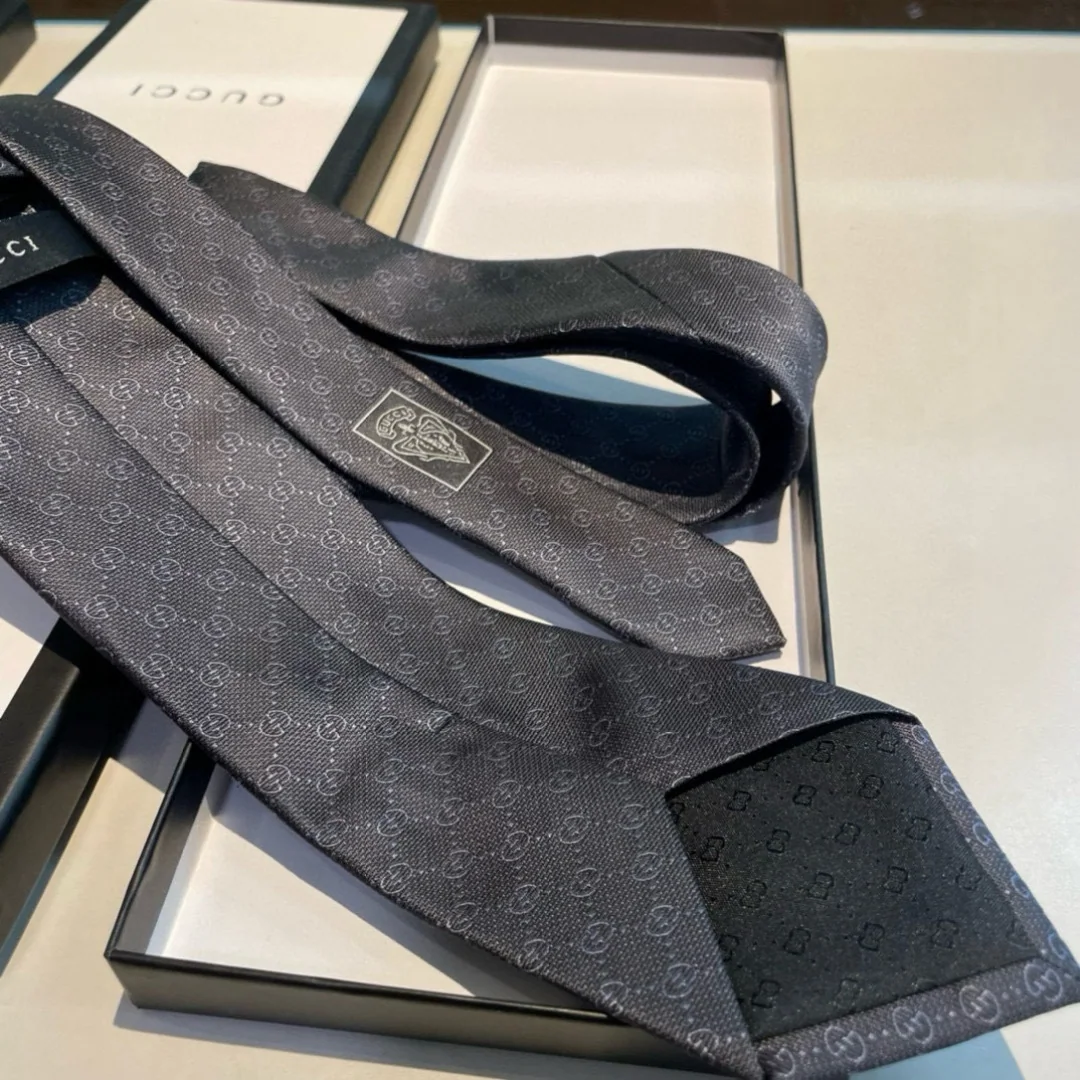 구찌 GG 로고 자카드 넥타이 상세 이미지 5
