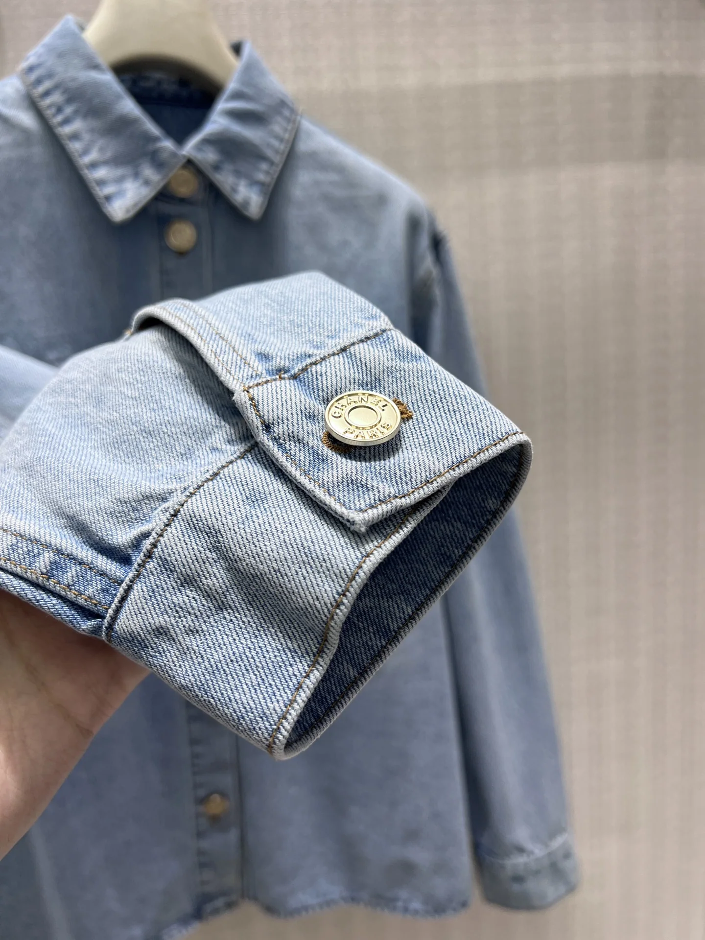 샤넬 라운드넥 크롭 데님 베스트 여성 셔츠 상세 이미지 7