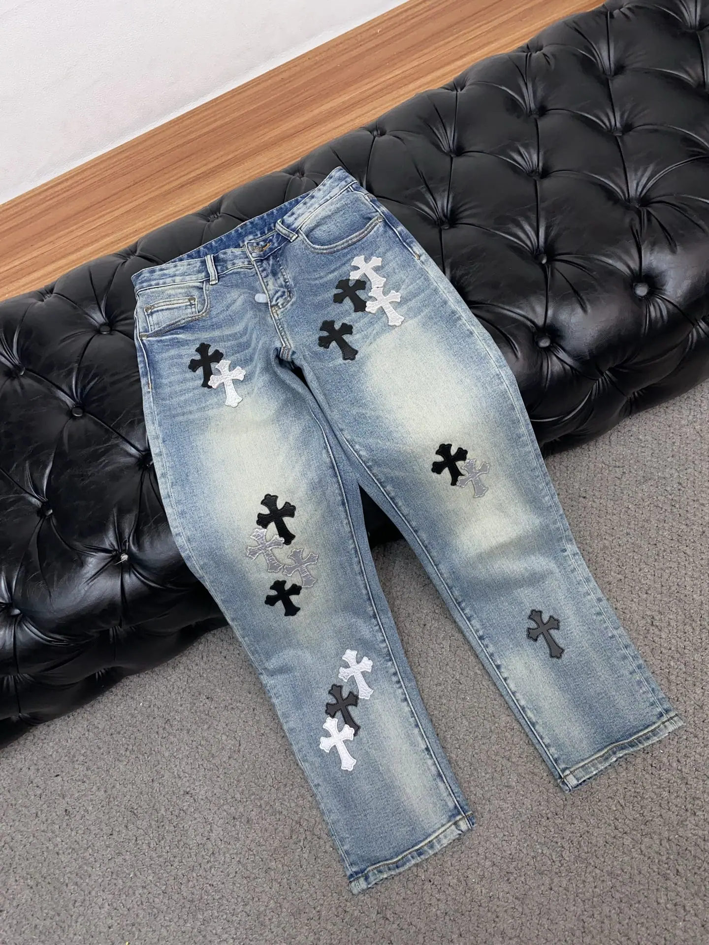 크롬하츠 슬림핏 디스트레스드 데님 바지 상세 이미지 7