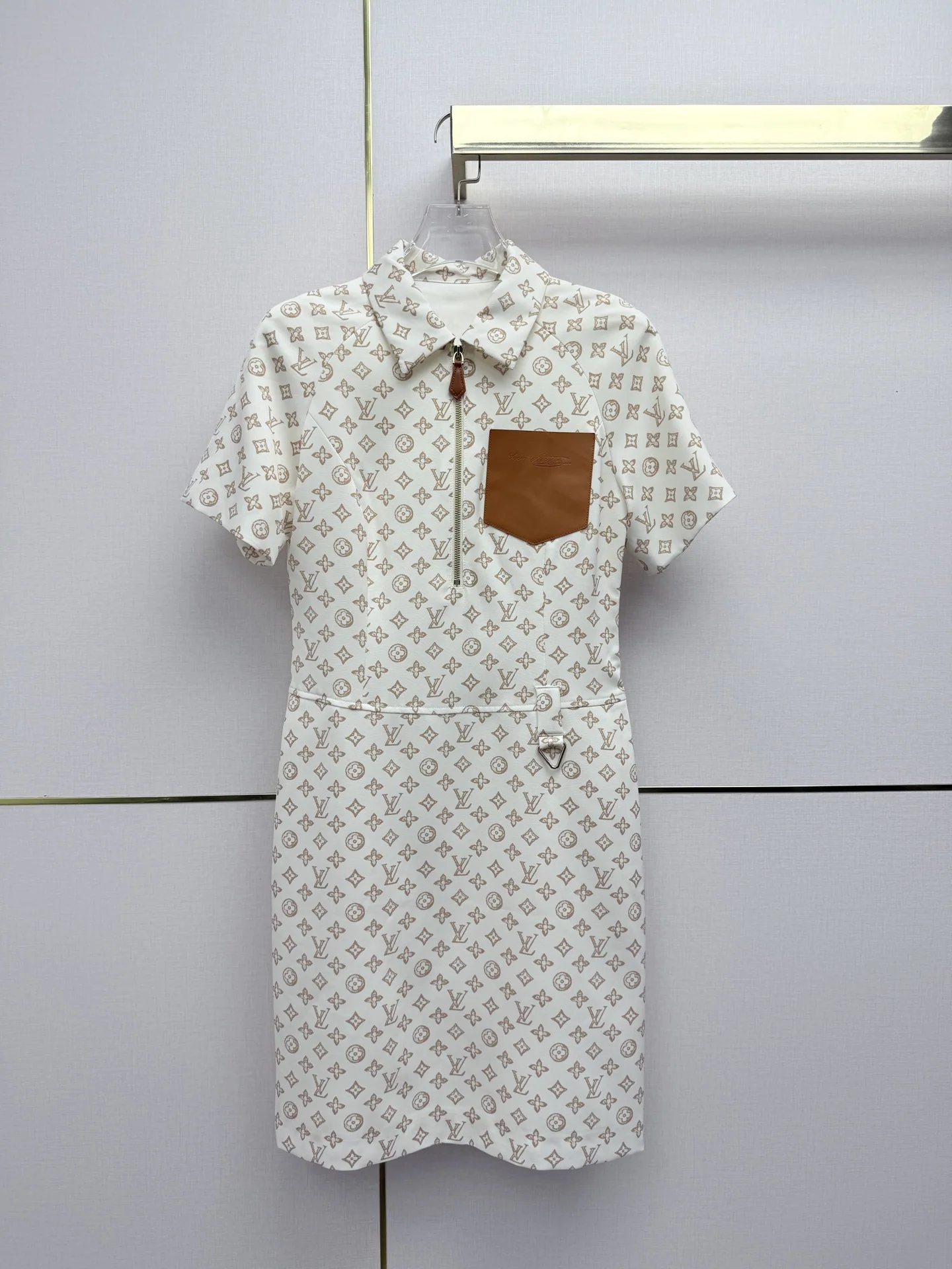 루이비통 폴로 카라 가죽 포켓 원피스 상세 이미지 4