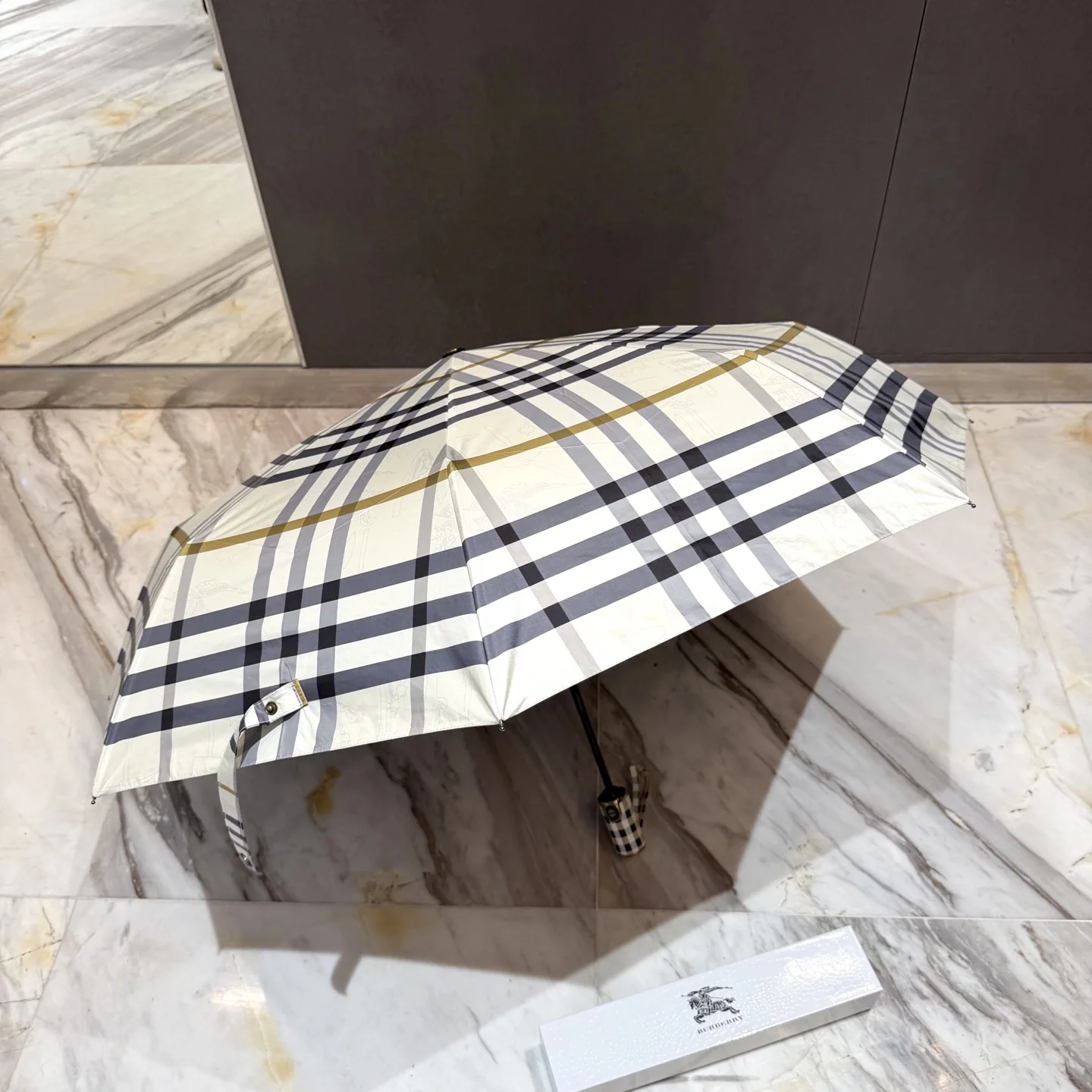 버버리 3 단 접이식 전자동 우산 상세 이미지 7