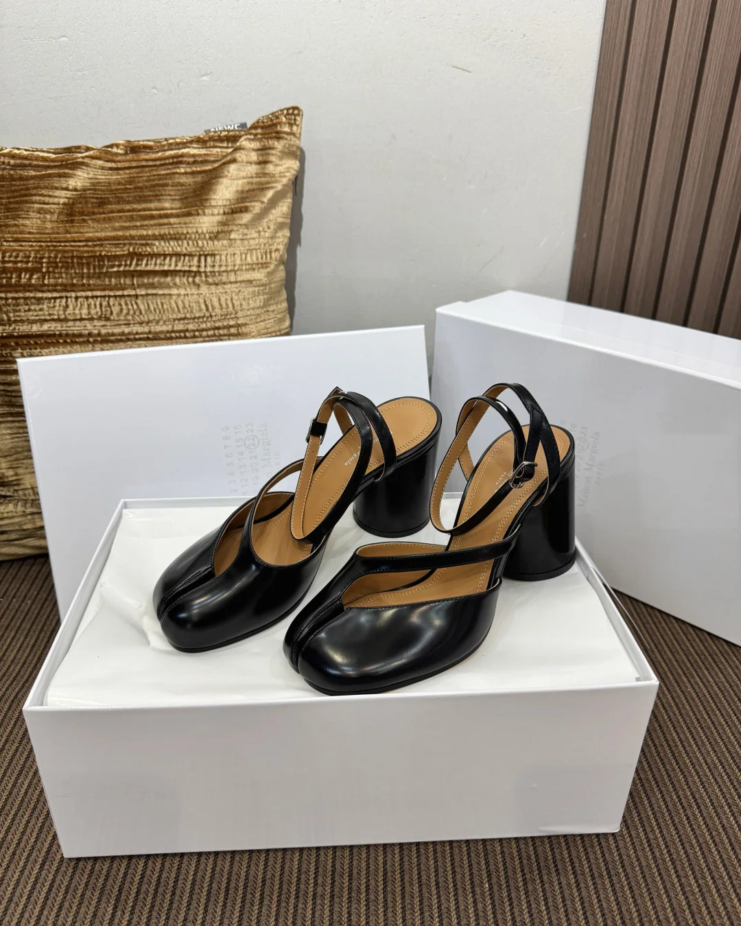 마르지엘라 MM 6 스플릿 토 하이힐 샌들 상세 이미지 3