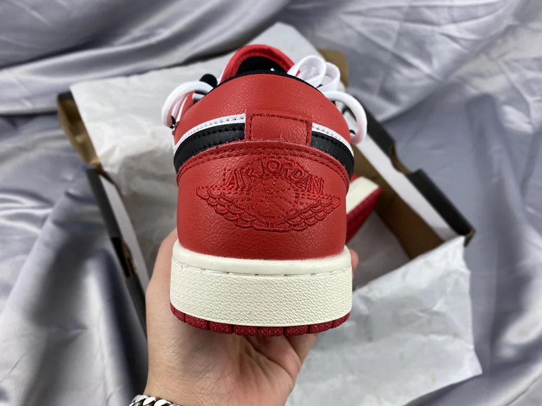 오프화이트 AJ 1 로우탑 농구화 상세 이미지 8