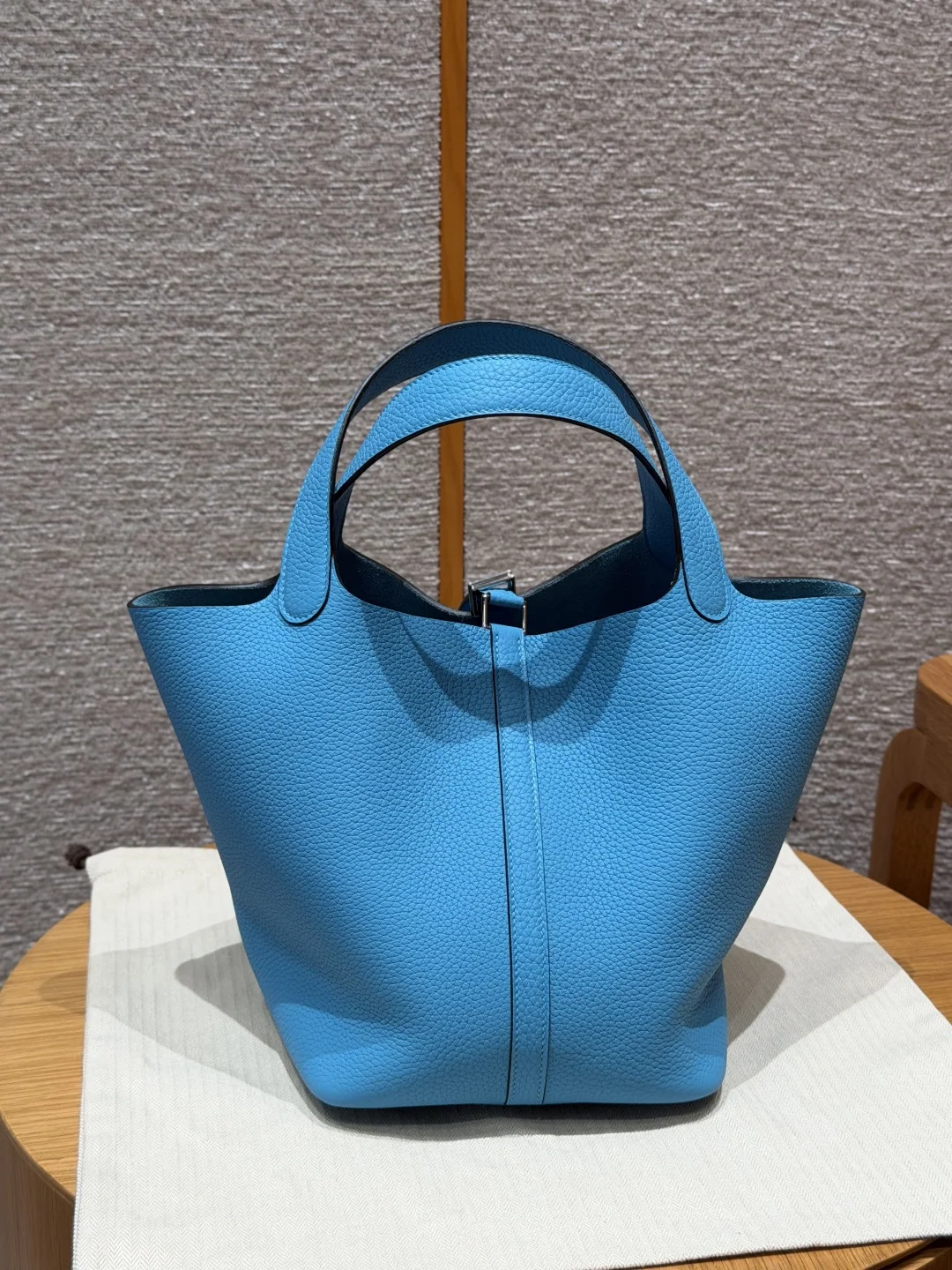 에르메스 피코탄 락 22 cm 가방 상세 이미지 2