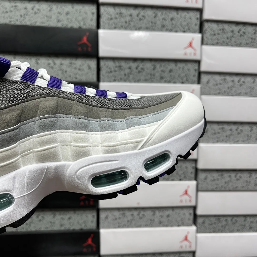 나이키 [KZ2.0] 에어 맥스 95 OG HJ5996-100 201679 Nike Air Max 95 OG Big Bubble Grape 상세 이미지 2