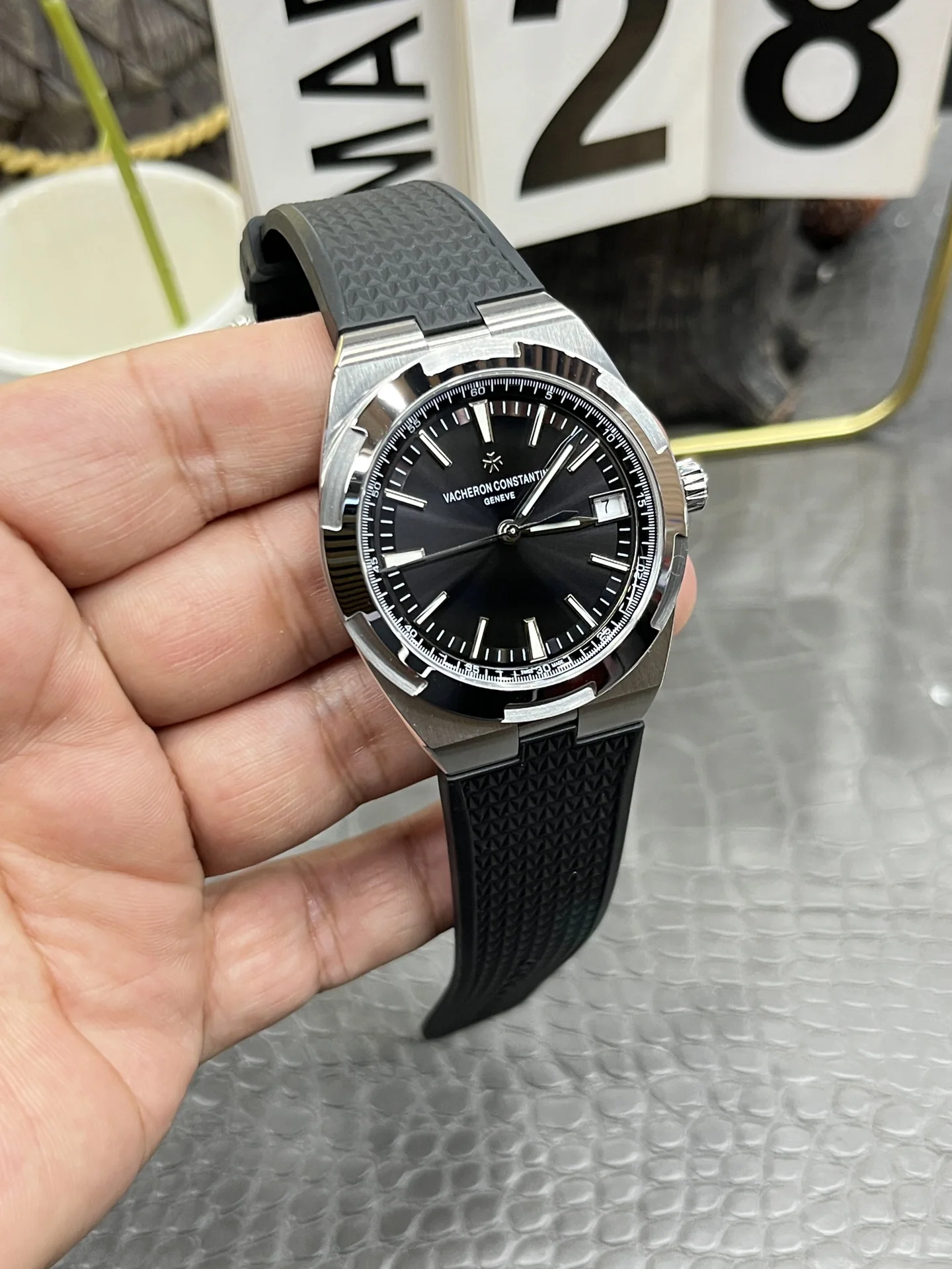 바쉐론콘스탄틴 바쉐론 콘스탄틴 오버시즈 4500 V 자동 PPF 공장 레플리카 43586 Vacheron Constantin 상세 이미지 4